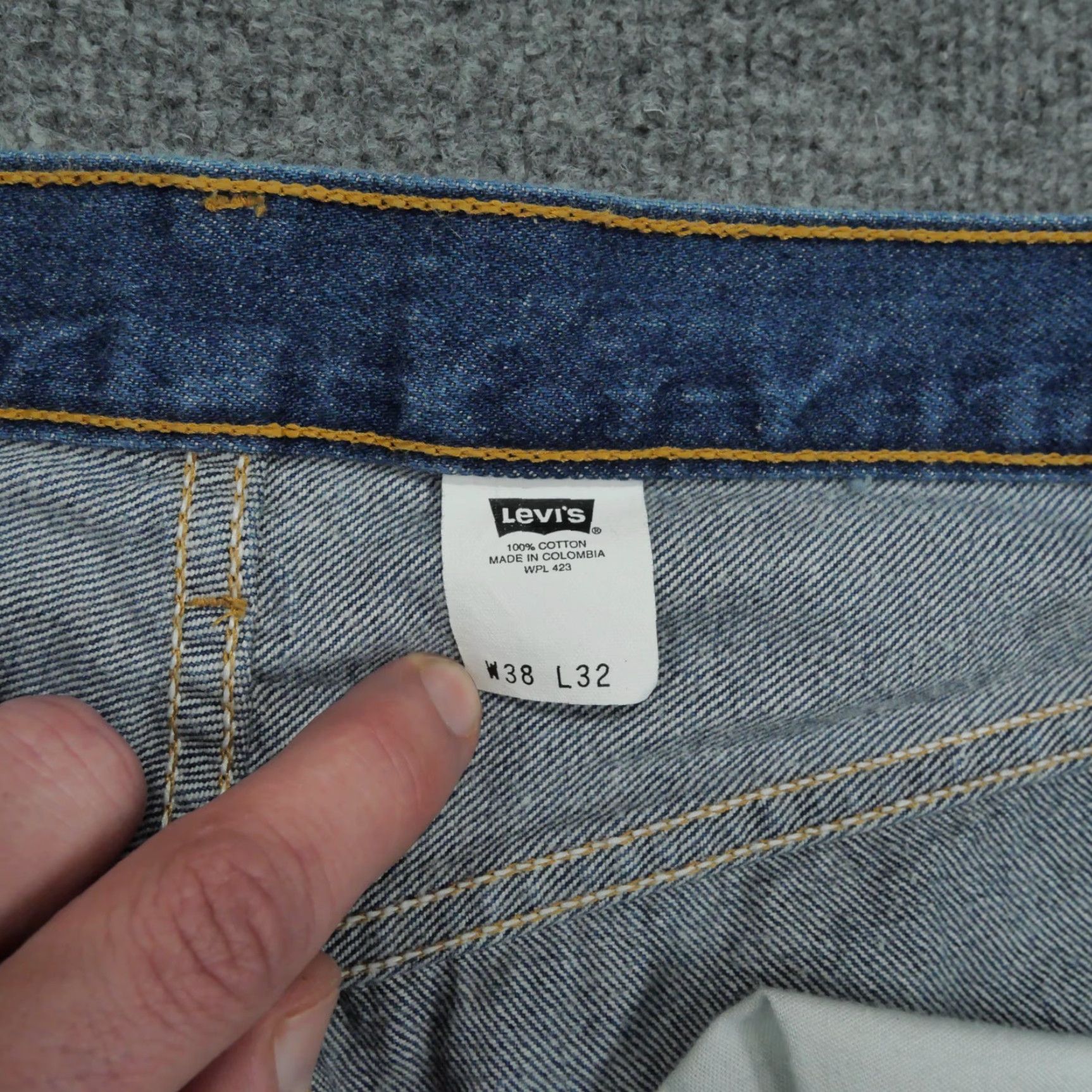 Levi's VINTAGE Levi's 501 Jeans Mens 38x32 Blue Button Fly Pants Y2K Size US 34 / EU 50 - 4 Thumbnail