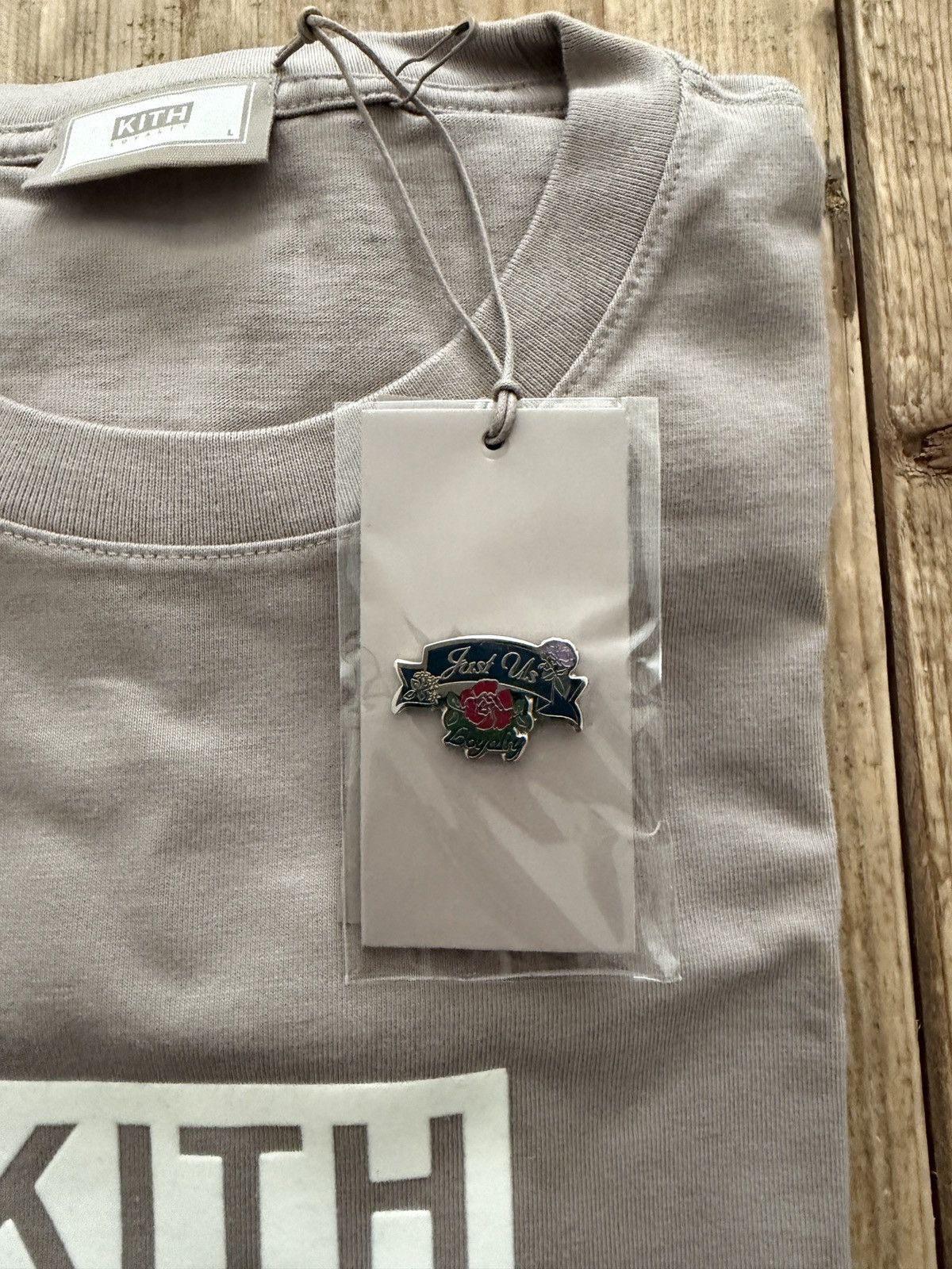 Kith Kith Loyalty Tee & Pins Complete Set Size US L / EU 52-54 / 3 - 3 Thumbnail