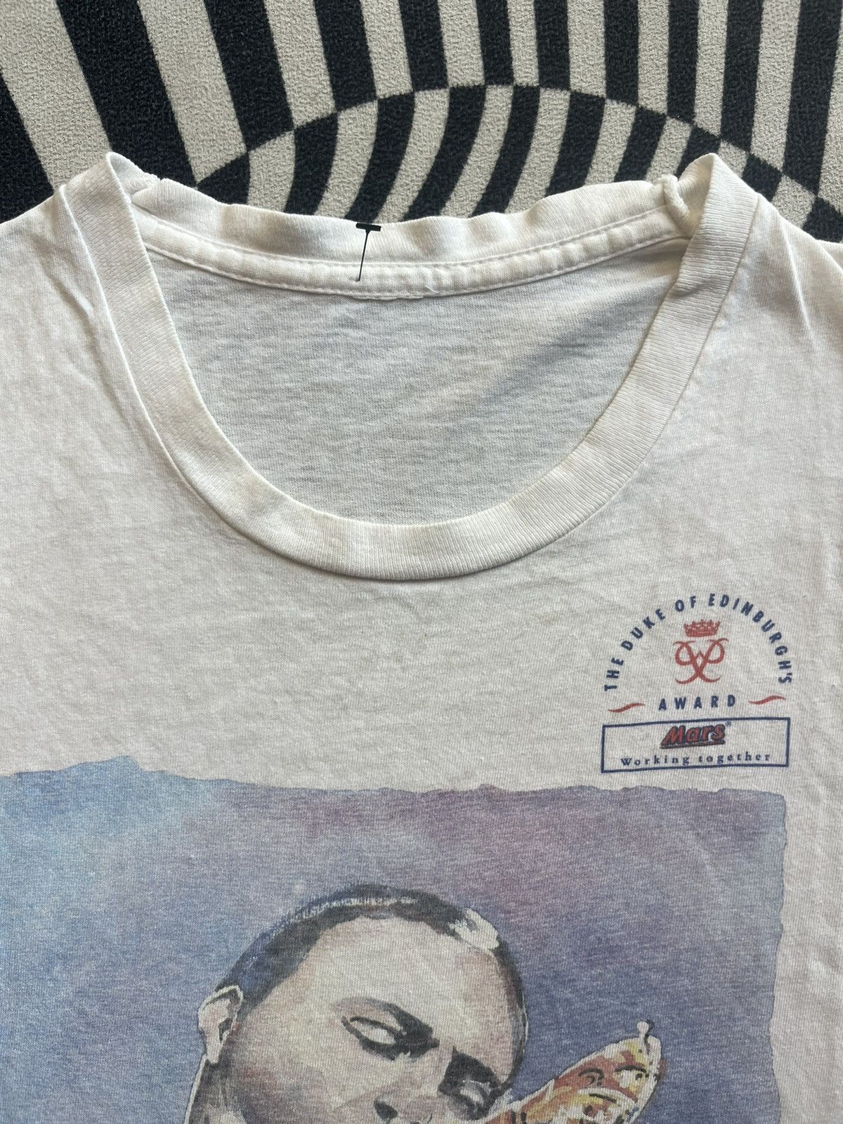 Arts & Science Vintage Mars The Duke of Edinburgh’s AWARD 90’s Tshirt Size US XXL / EU 58 / 5 - 4 Thumbnail