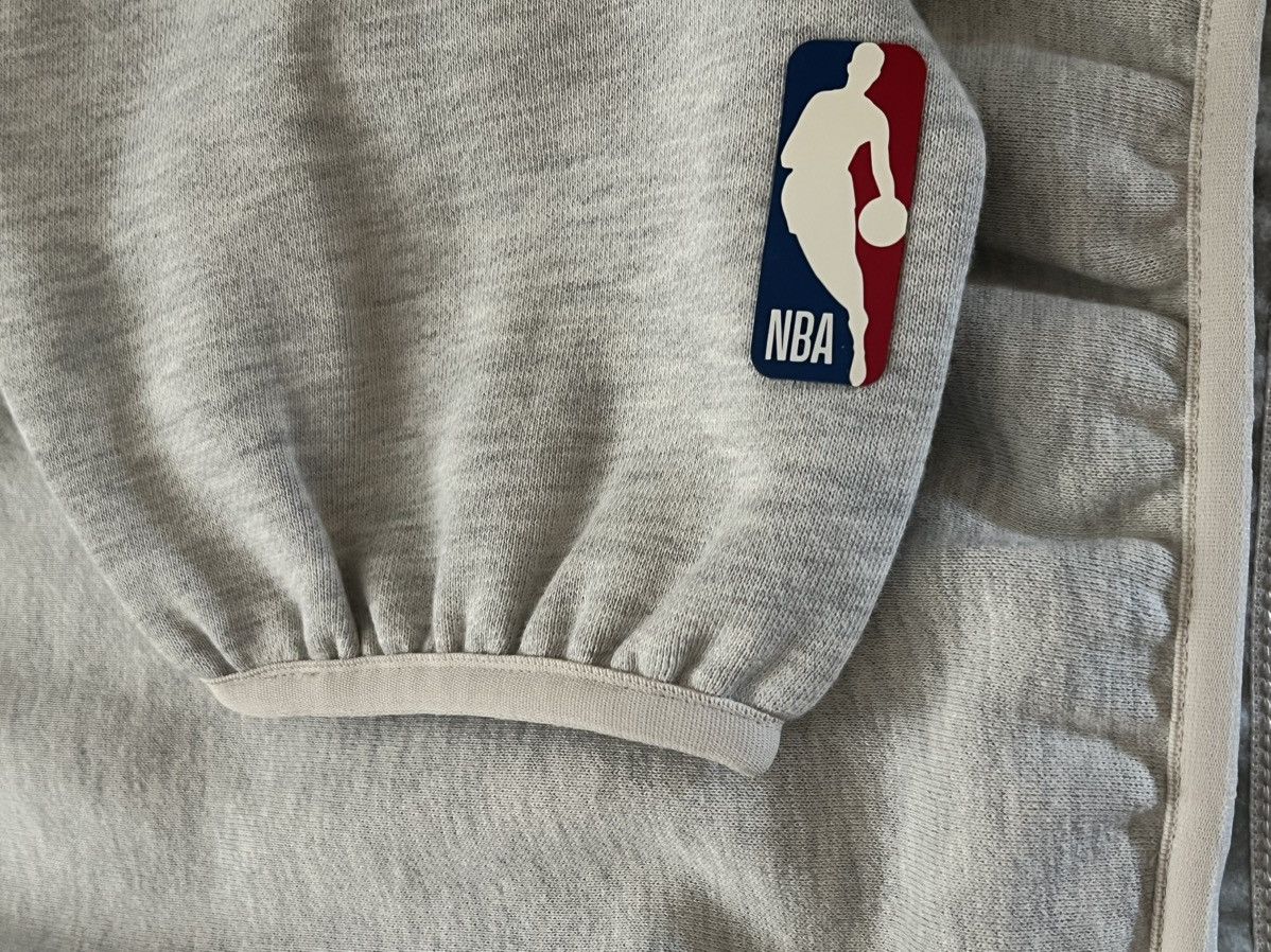 Essentials × NBA Fear of God Essentials NBA Hoodie Hawks light heather Size US L / EU 52-54 / 3 - 4 Thumbnail