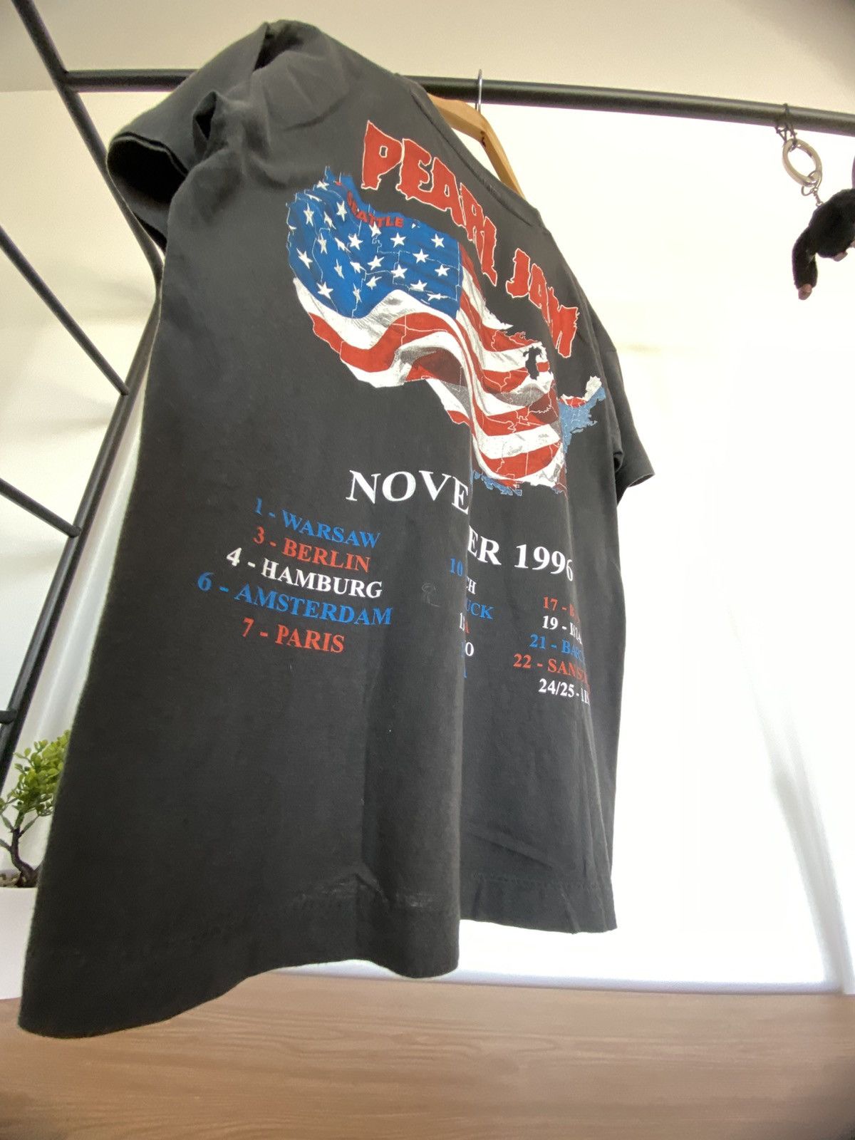 Band Tees × Vintage Vintage Pearl Jam November 1996 Euro Tour Size US M / EU 48-50 / 2 - 9 Thumbnail