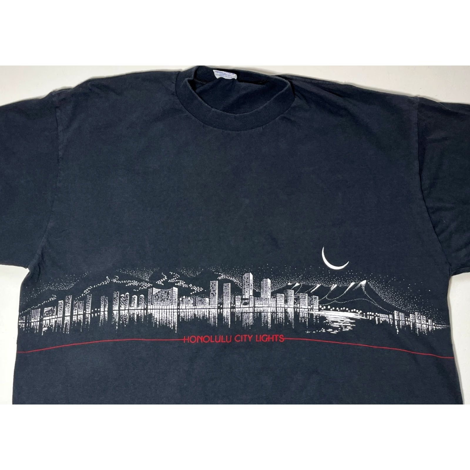Vintage VINTAGE Crazy Shirts Hawaii Honolulu City Lights T-Shirt Double-Sided XL Men’s 90s Black Cotton Shirt Size US XL / EU 56 / 4 - 5 Thumbnail