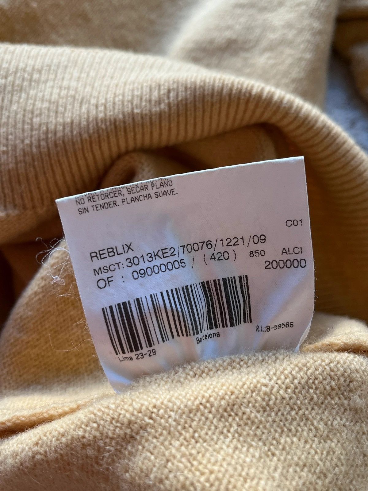Burberry Burberry London Reblox Sz 9 / XXL Men's 65% Lambs Wool 2000s Size US XXL / EU 58 / 5 - 5 Thumbnail
