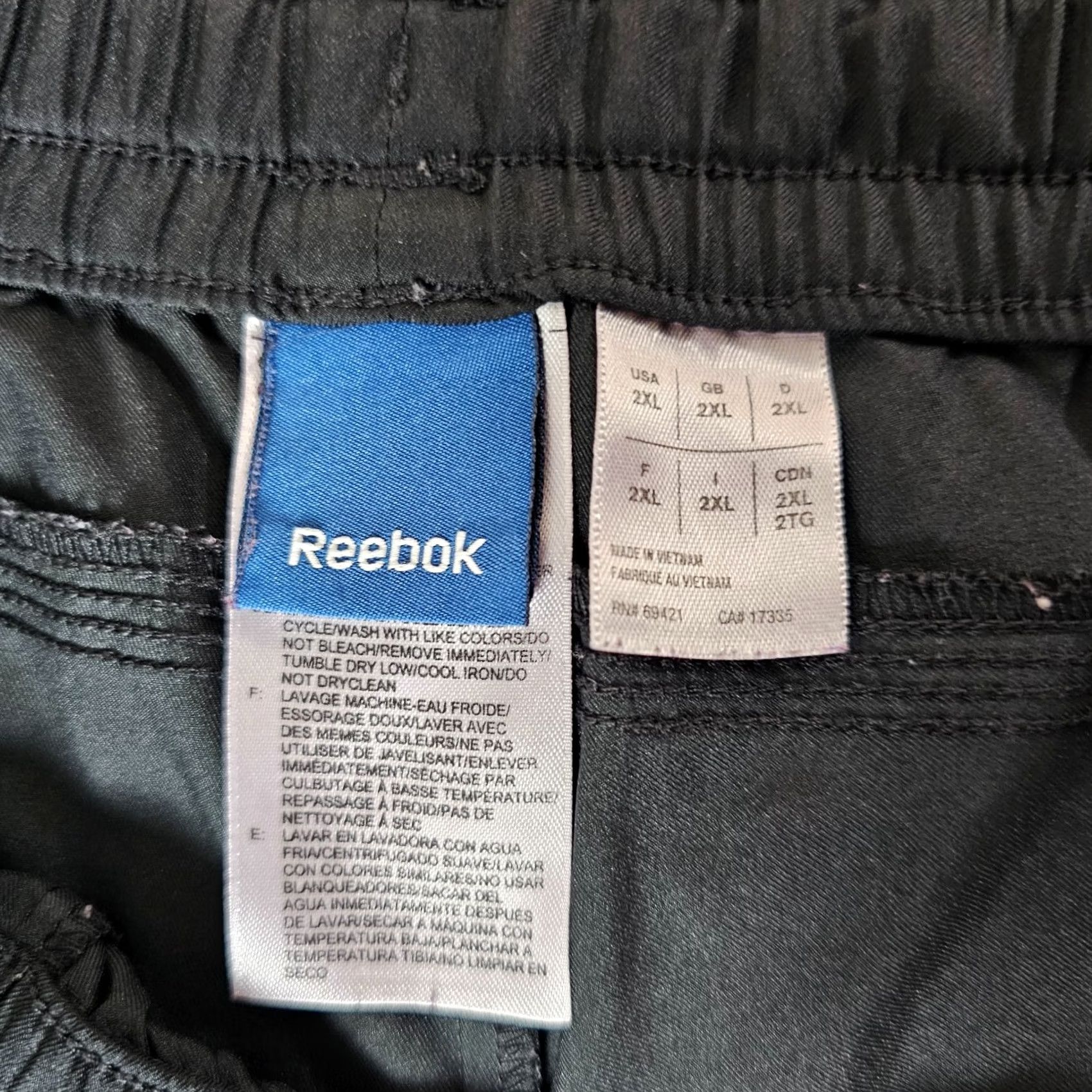 Reebok Reebok Shorts Women 2XL Black Polyester Gym Training Running Workout Lightweight Athletic Breathable Drawstring Inseam 4 in Mens Womens Girls Boys Size 40" / US 18 - 2 Thumbnail