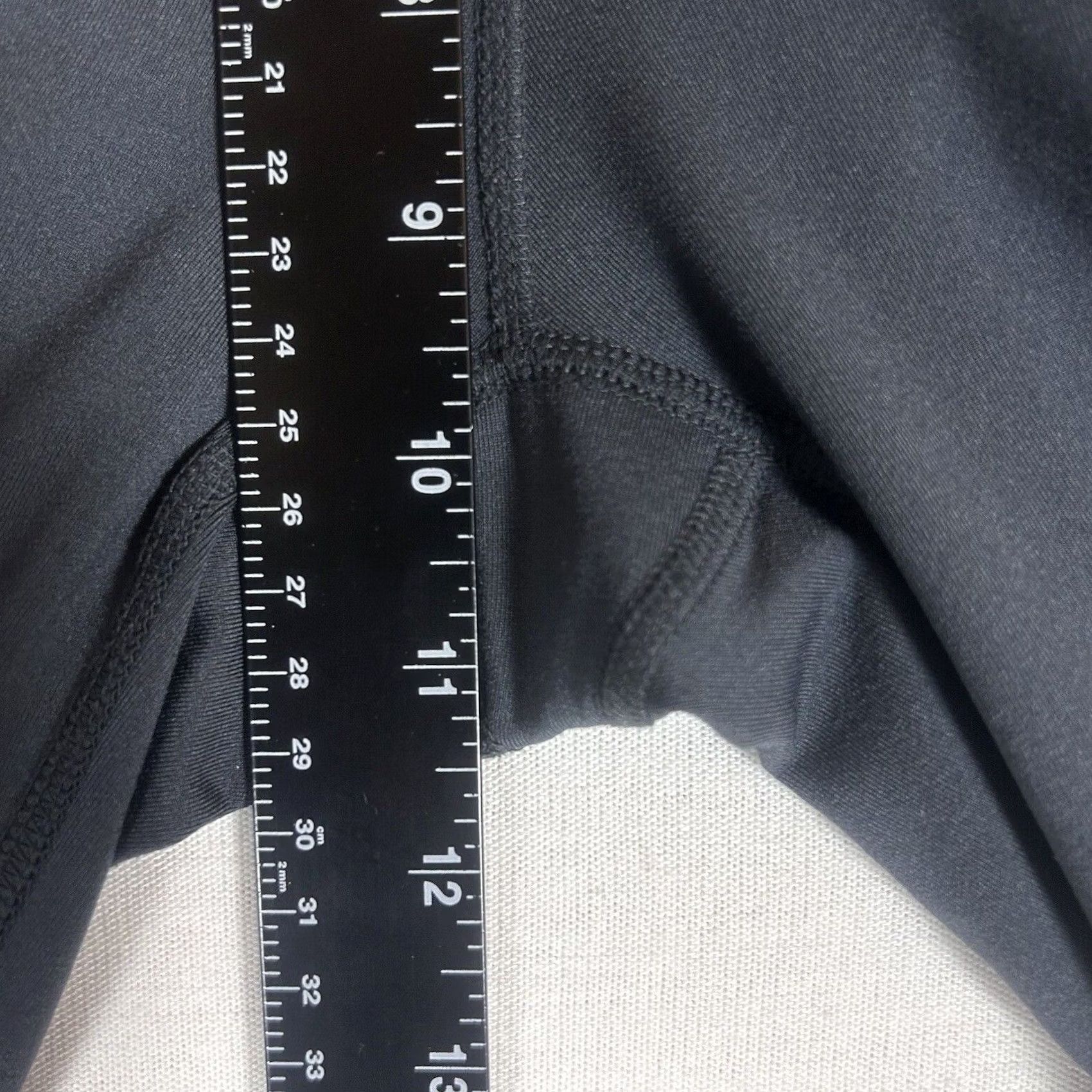 Gap Gap Body Activewear Leggings Womens Medium Black Capri Spandex Blend Compression Size 32" / US 10 / IT 46 - 4 Thumbnail