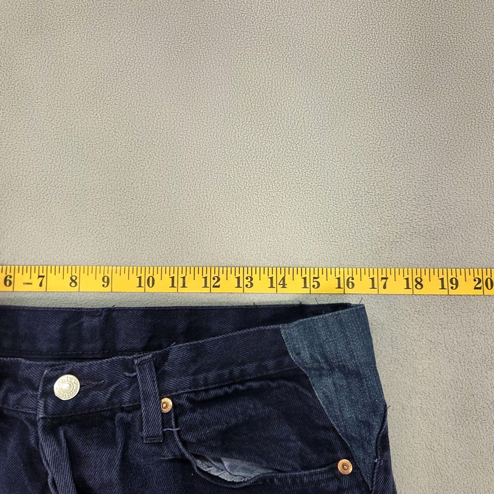Levi's VINTAGE Levi's 501 Jeans Mens Blue Straight Button Fly 32x30 United States 90s Jeans Mens 501 Vintage Levi's 501 Womens Boys Girls Size US 32 / EU 48 - 3 Thumbnail