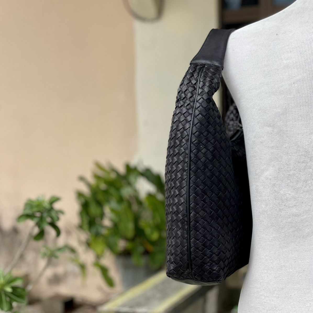 Leather Black Leather Woven Shoulder Bag Like Bottega Vaneta Size ONE SIZE - 5 Thumbnail