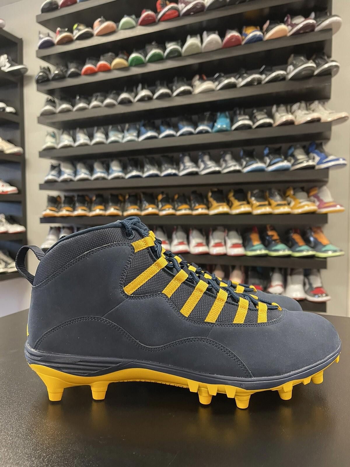 Jordan Brand Size 13 - Air Jordan 10 Michigan Wolverines PE DC1142-407 Size US 13 / EU 46 - 3 Thumbnail