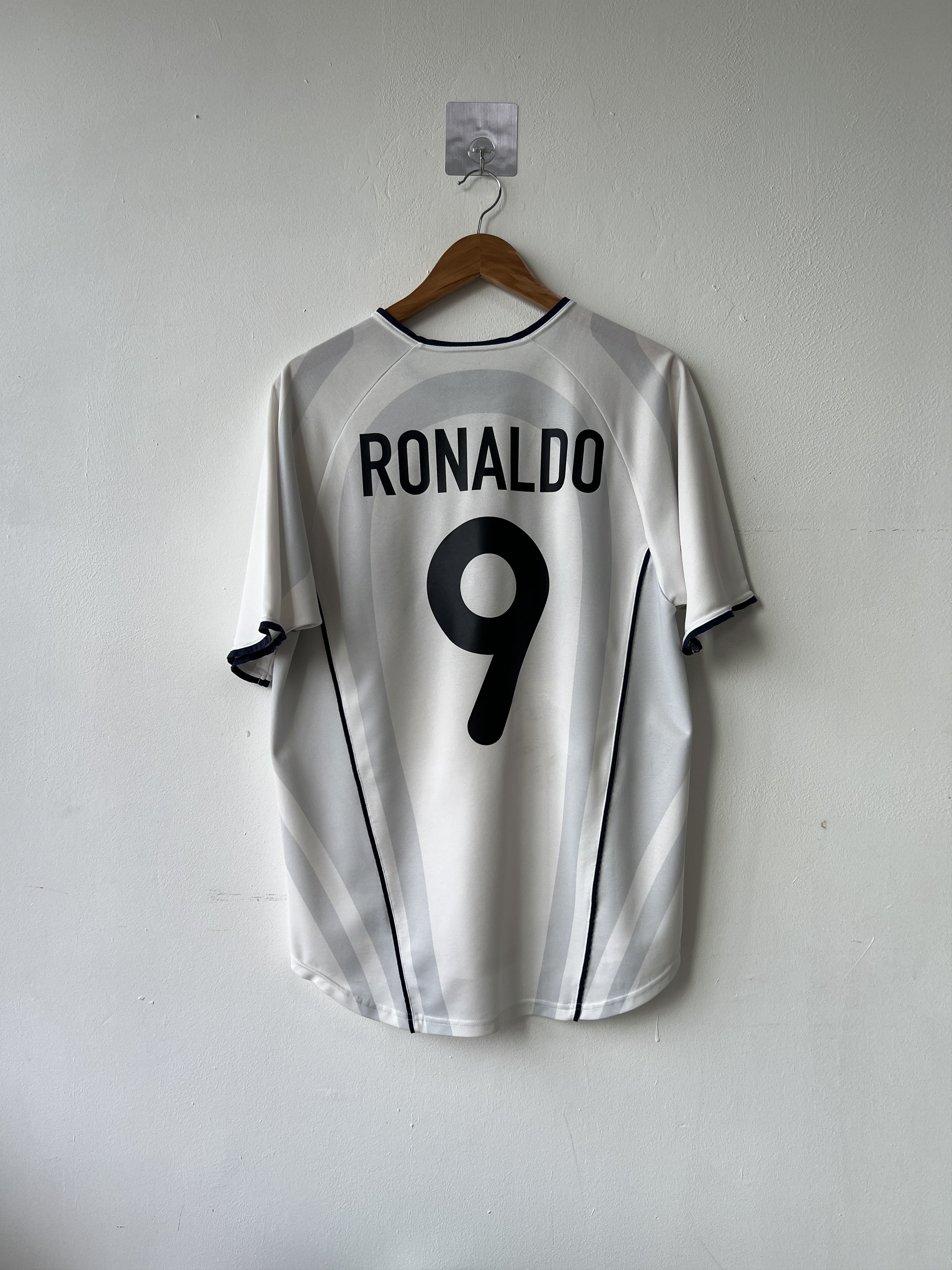 Nike (M) Inter Milan 2001-02 Away Kit Ronaldo #9 Size US M / EU 48-50 / 2 - 1 Thumbnail