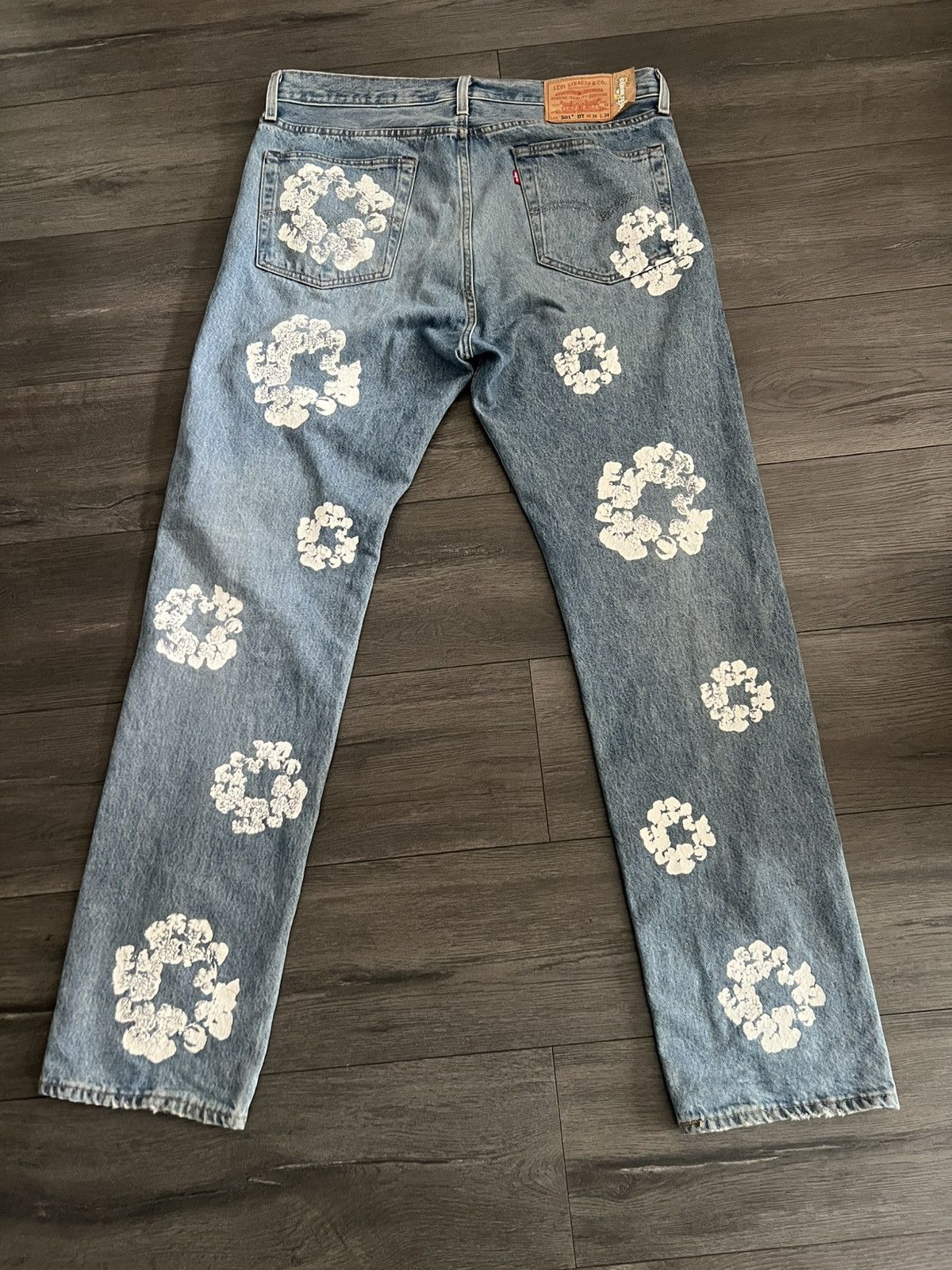 DENIM TEARS × Levi's Denim Tears Cotton Wreath Print Straight Leg Jeans Size US 36 / EU 52 - 2 Thumbnail