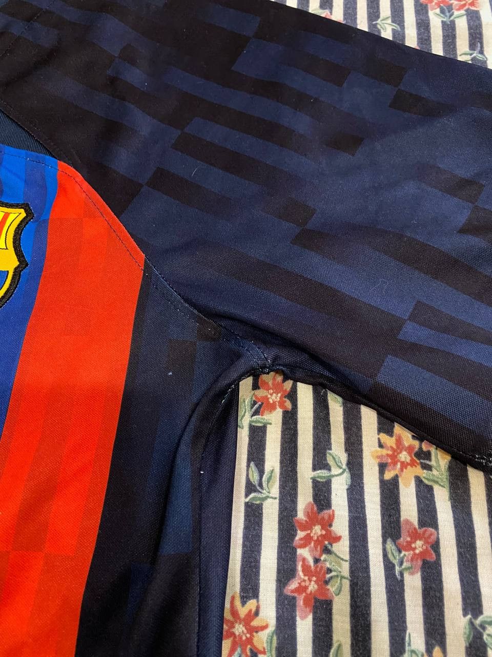 Nike Vintage Nike FC Barcelona 2022/2023 Jersey Size S Size US S / EU 44-46 / 1 - 10 Thumbnail