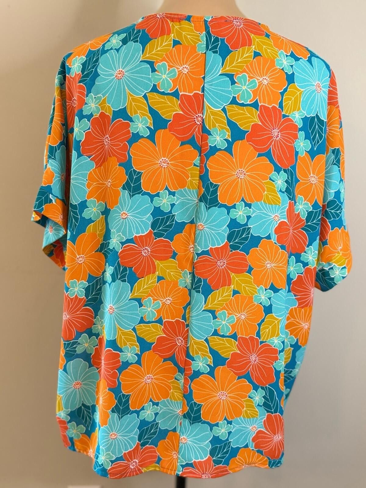 Other Haptics Hawaiian floral top V neck teal blue & orange SZ M Size M / US 6-8 / IT 42-44 - 4 Thumbnail