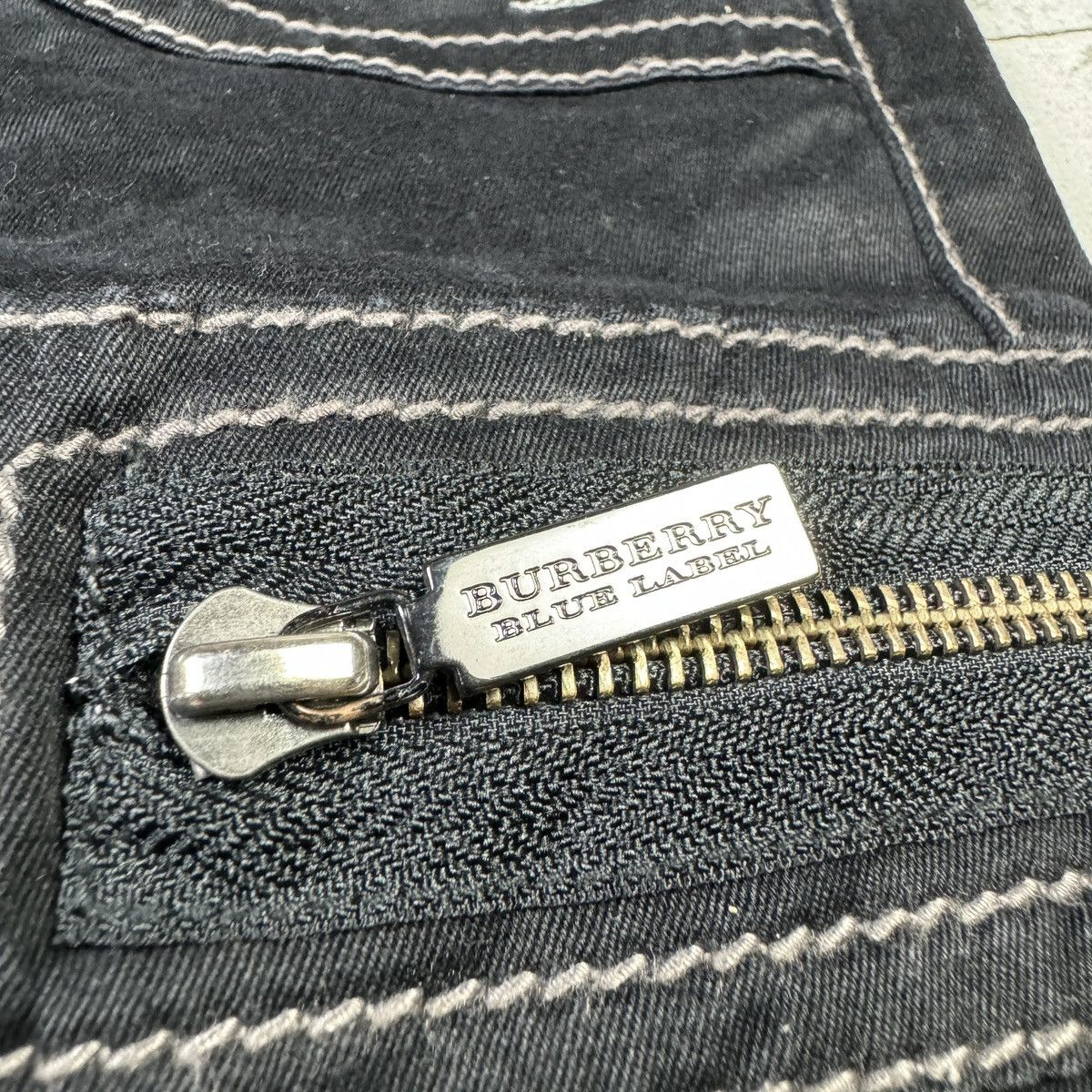 Burberry Burberry Multipocket Cargo Pant Size 28" / US 6 / IT 42 - 12 Thumbnail