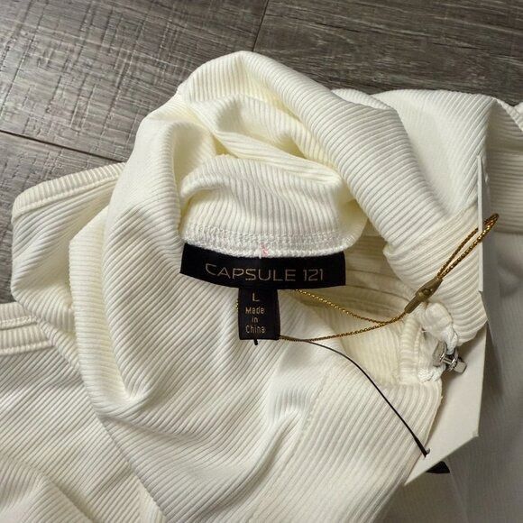Capsule NWT Capsule 121 The Arc Top Ivory White Size Large Size L / US 10 / IT 46 - 4 Thumbnail