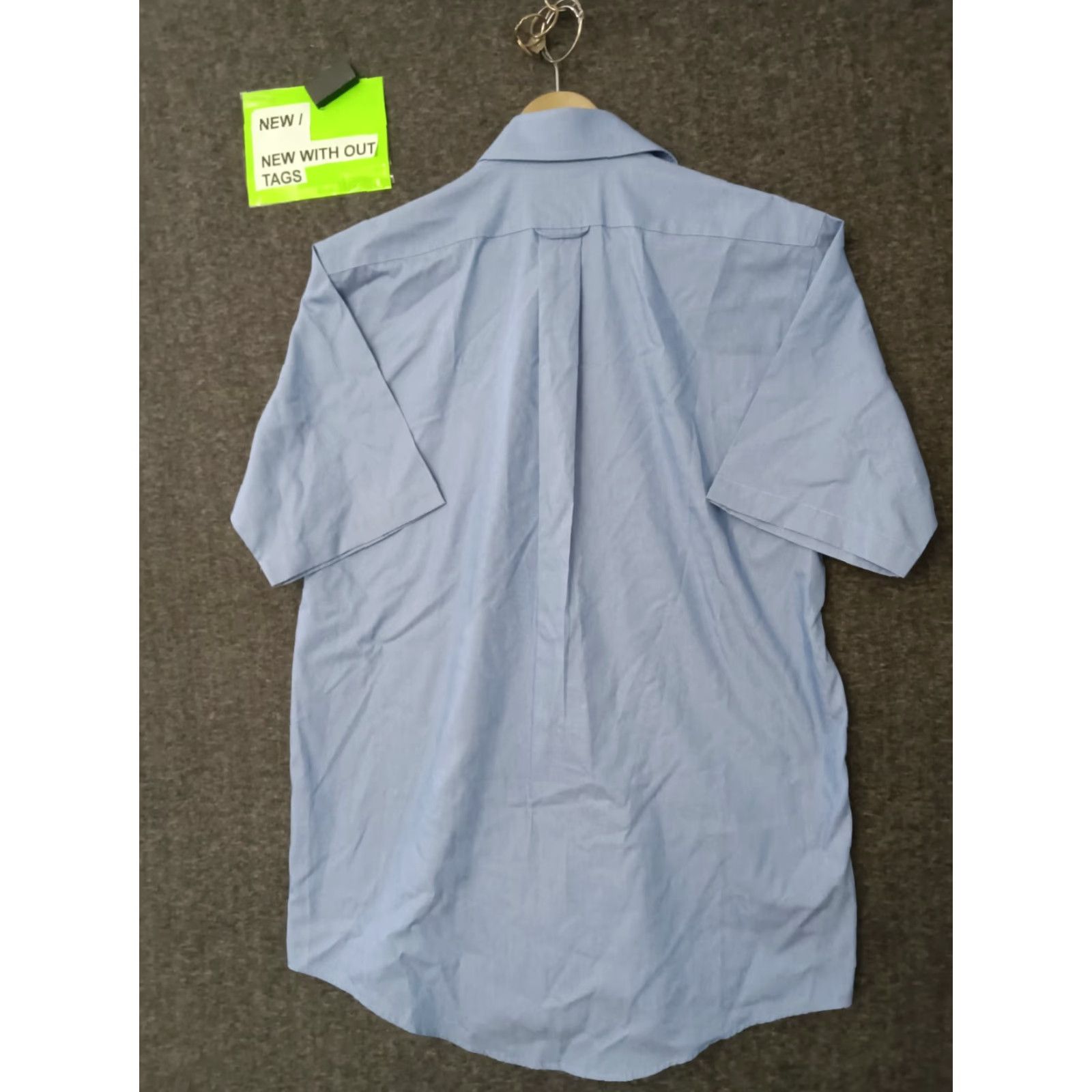 Roundtree & Yorke Roundtree & Yorke Shirt Men’s Button-Up Half Sleeve L Blue Solid 40 in Chest Regular Fit Casual Travel Size US L / EU 52-54 / 3 - 2 Thumbnail