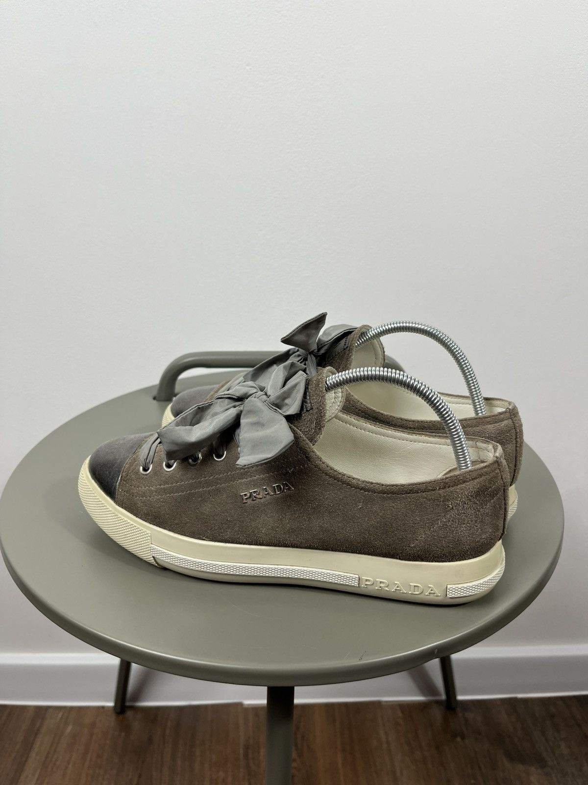 Prada Prada Suede Sneakers Bow Laces Cap Toe Women’s Size 36 Size US 6 / IT 36 - 4 Thumbnail