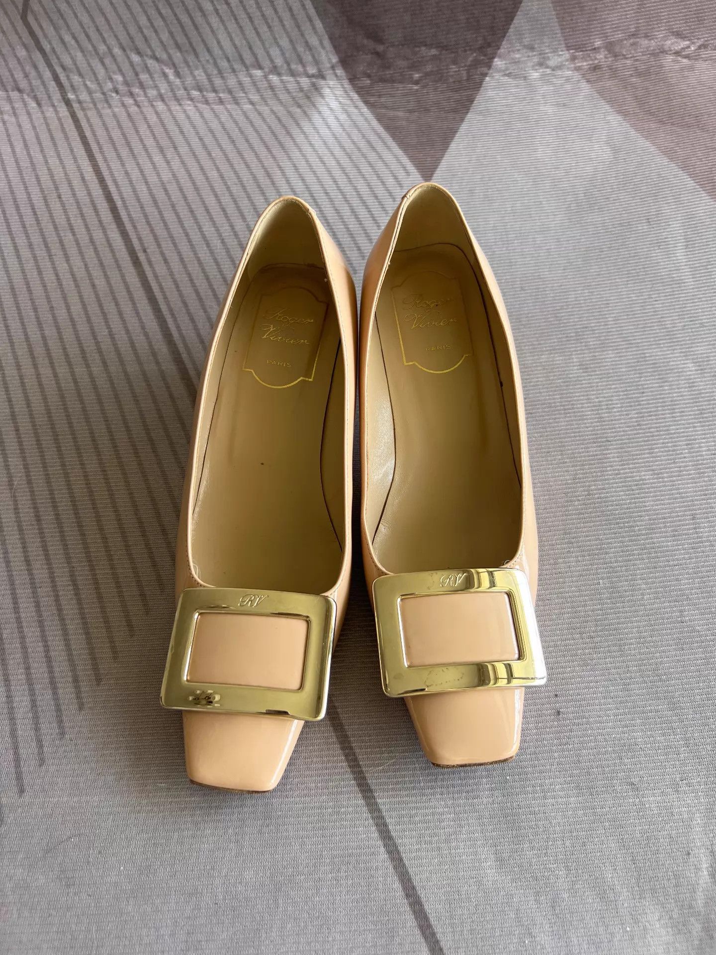Roger Vivier Roger Vivier Low Heel Shoes 35.5 Size US 5 / IT 35 - 1 Thumbnail