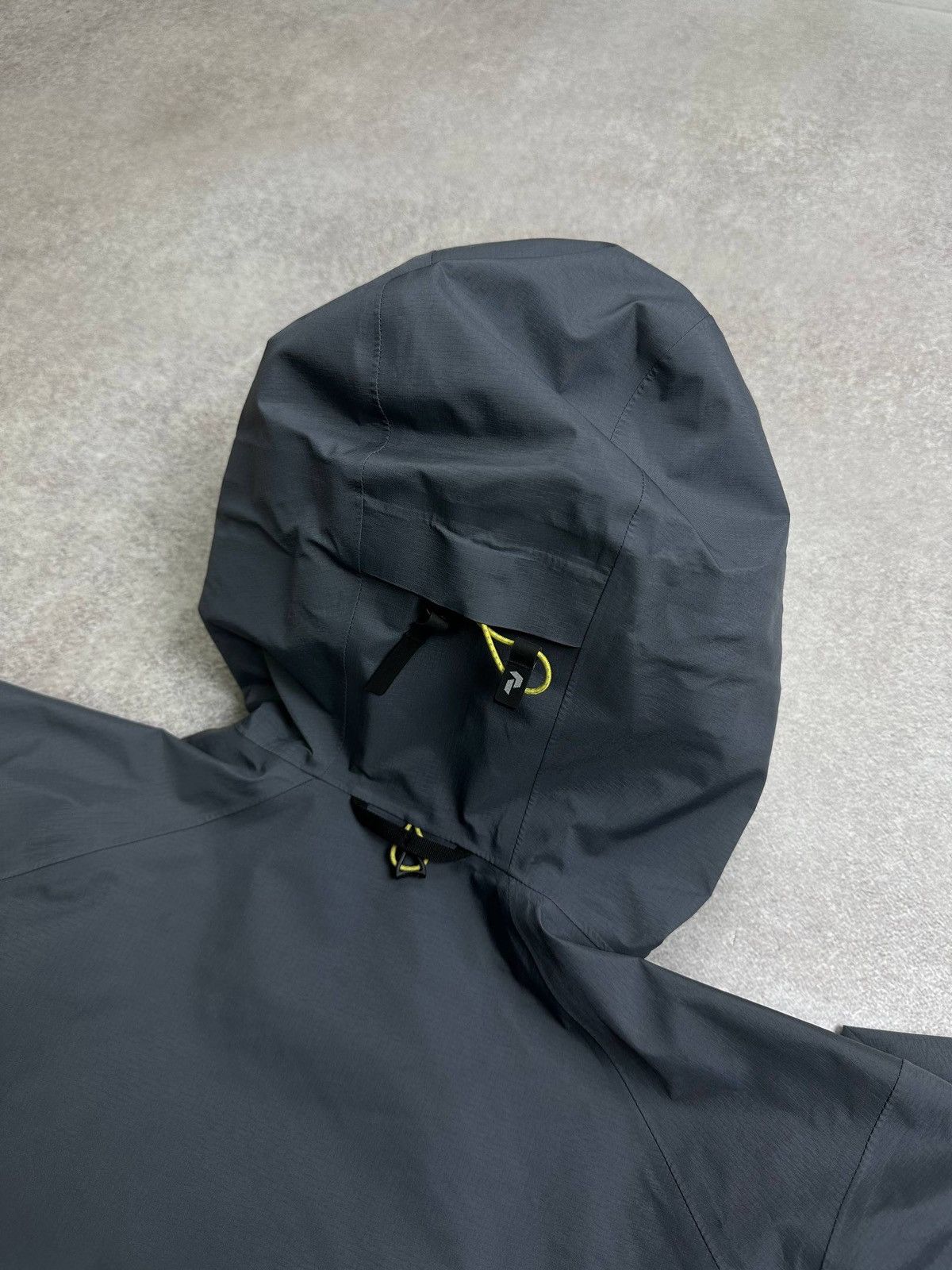 Peak Performance Vintage Peak Performance Shell Waterproof Jacket Rare L Size US L / EU 52-54 / 3 - 14 Thumbnail