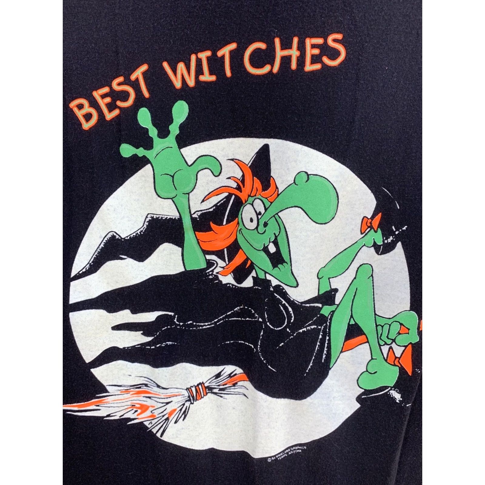 Vintage VINTAGE Best Witches T-Shirt Glow In The Dark L Brieland Graphics 90s 1990s Black Mens Graphic Tee Halloween Size US L / EU 52-54 / 3 - 6 Thumbnail