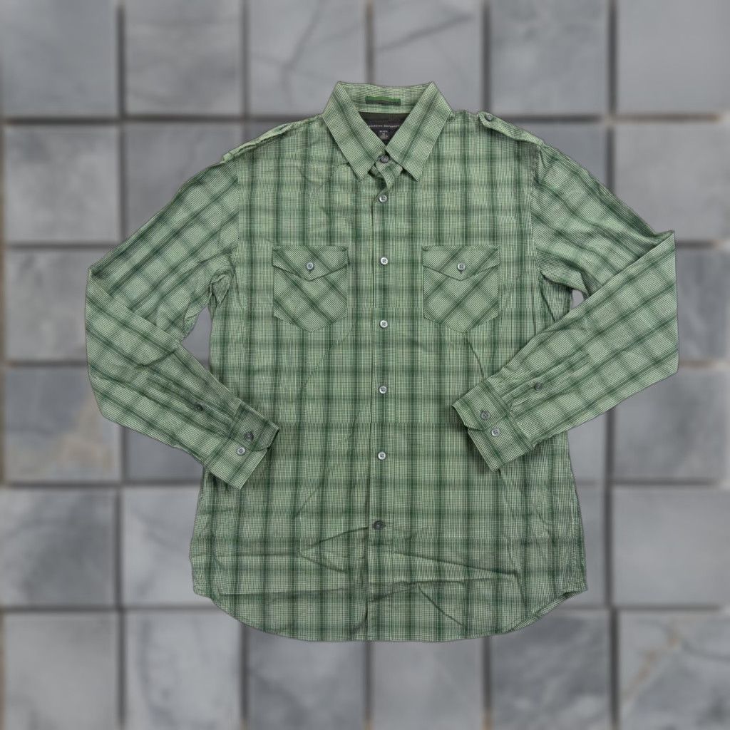 Banana Republic Banana Republic Men’s Button-Up Shirt M Green Check Long Sleeve Collared Non-Iron Regular Slimming Preppy All Seasons Shirt Size US M / EU 48-50 / 2 - 1 Thumbnail