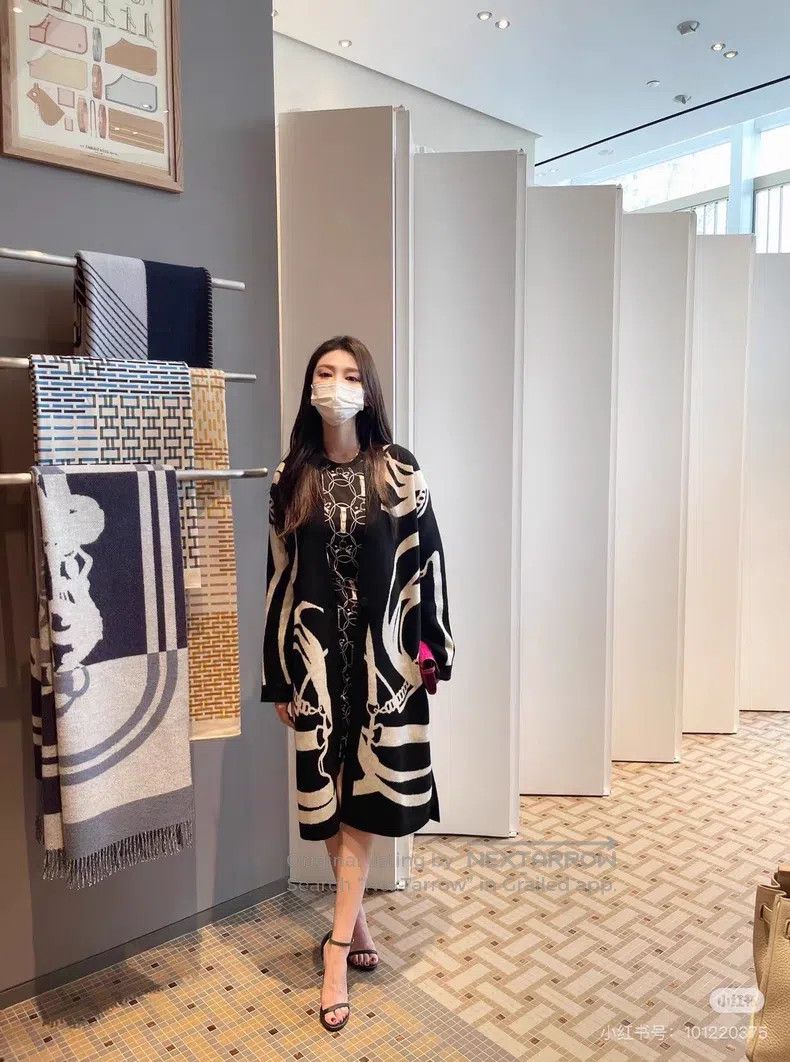 Hermes Hermes Long black and white cashmere knit cardigan Size XXS / US 00 / IT 34 - 8 Thumbnail