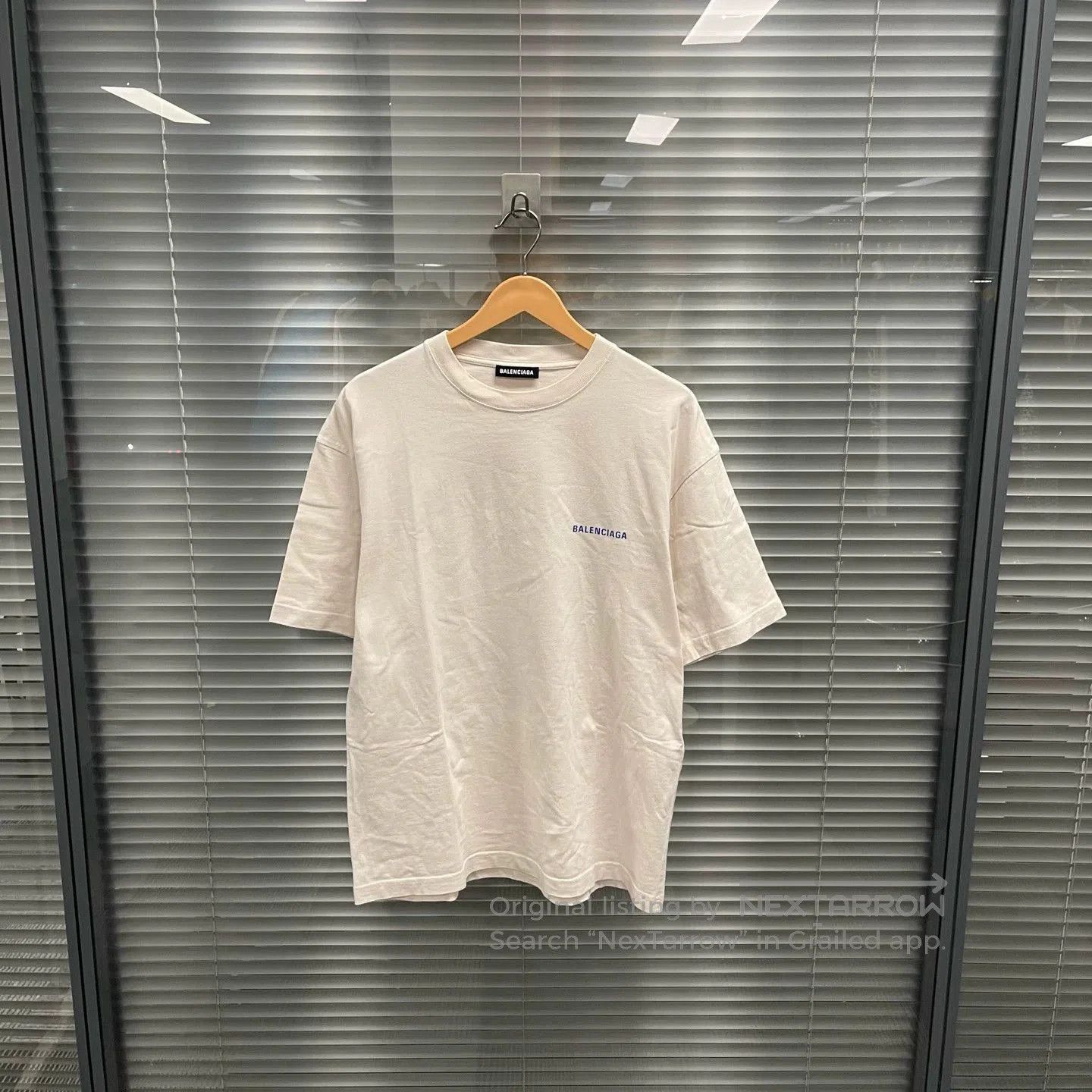 Balenciaga Beige Short-Sleeve Oversized T-Shirt XS. Size US XS / EU 42 / 0 - 1 Thumbnail