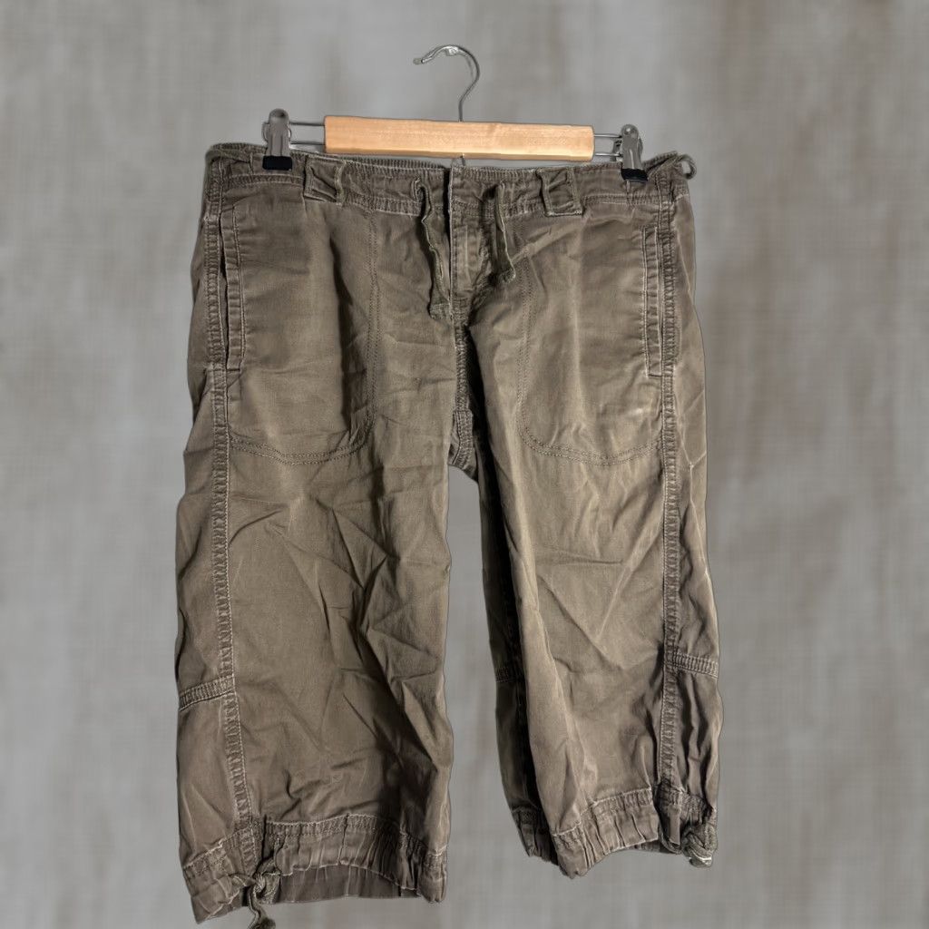 The North Face The North Face Womens Size 4 Olive Green Shorts Drawstring Cotton 32x15 Cargo Size 27" / US 4 / IT 40 - 1 Thumbnail