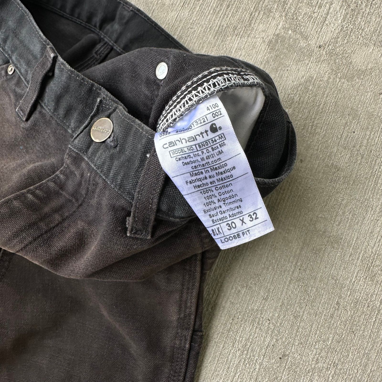 Vintage Carhartt black double knee work wear carpenter pants