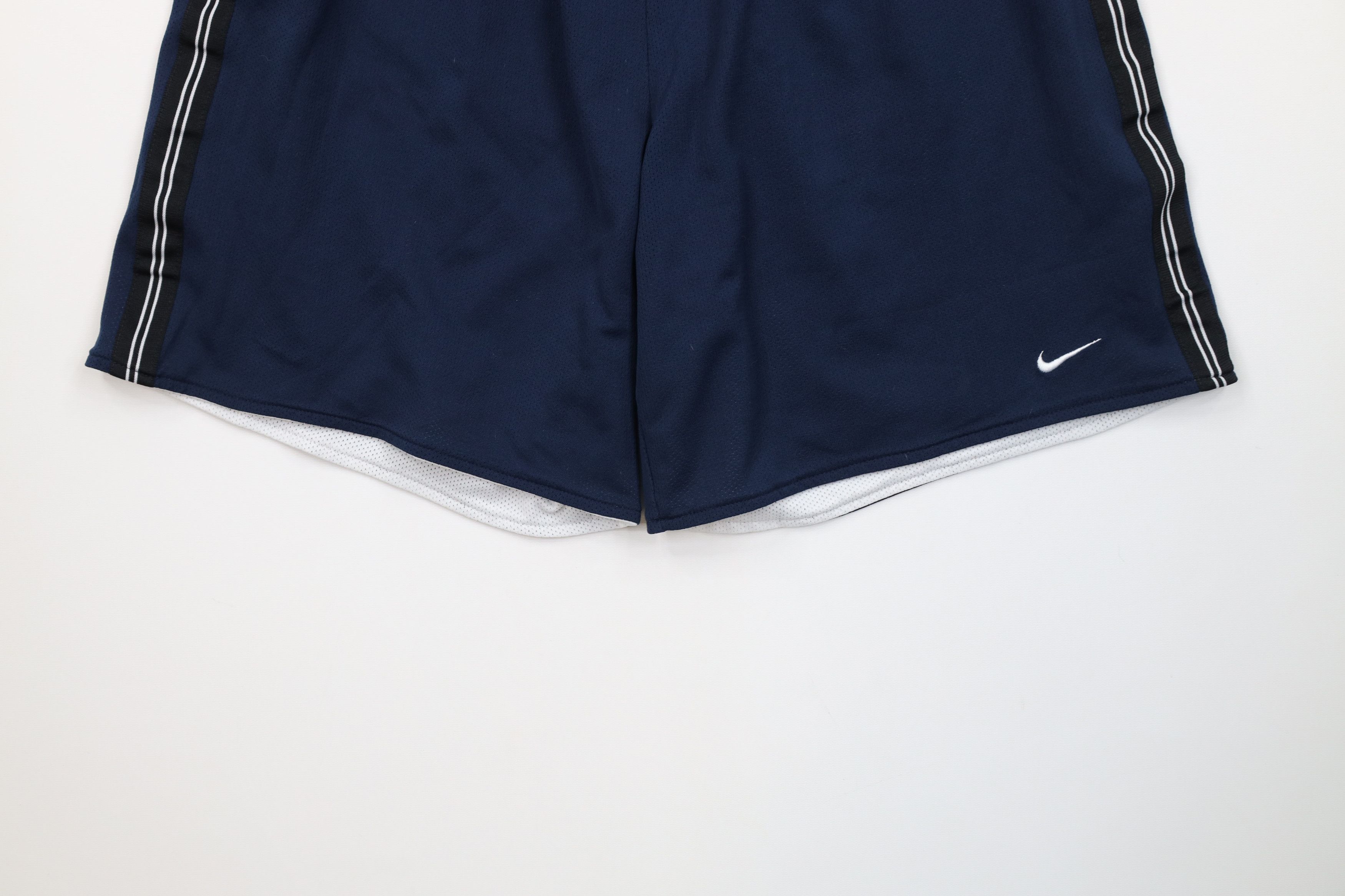 Nike Vintage 90s Y2K Nike Mini Swoosh Reversible Soccer Shorts Size US 36 / EU 52 - 4 Thumbnail