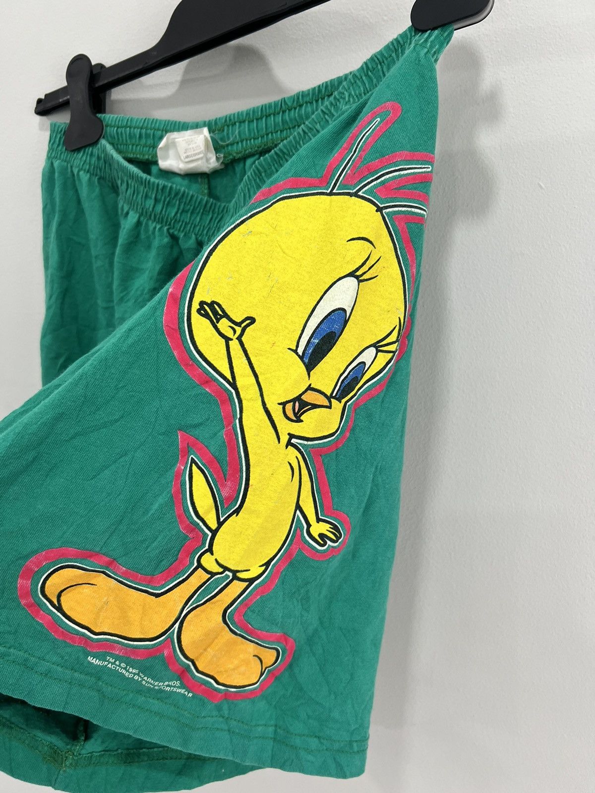 Vintage Vintage Tweety Looney Tunes Shorts Size US 34 / EU 50 - 2 Thumbnail
