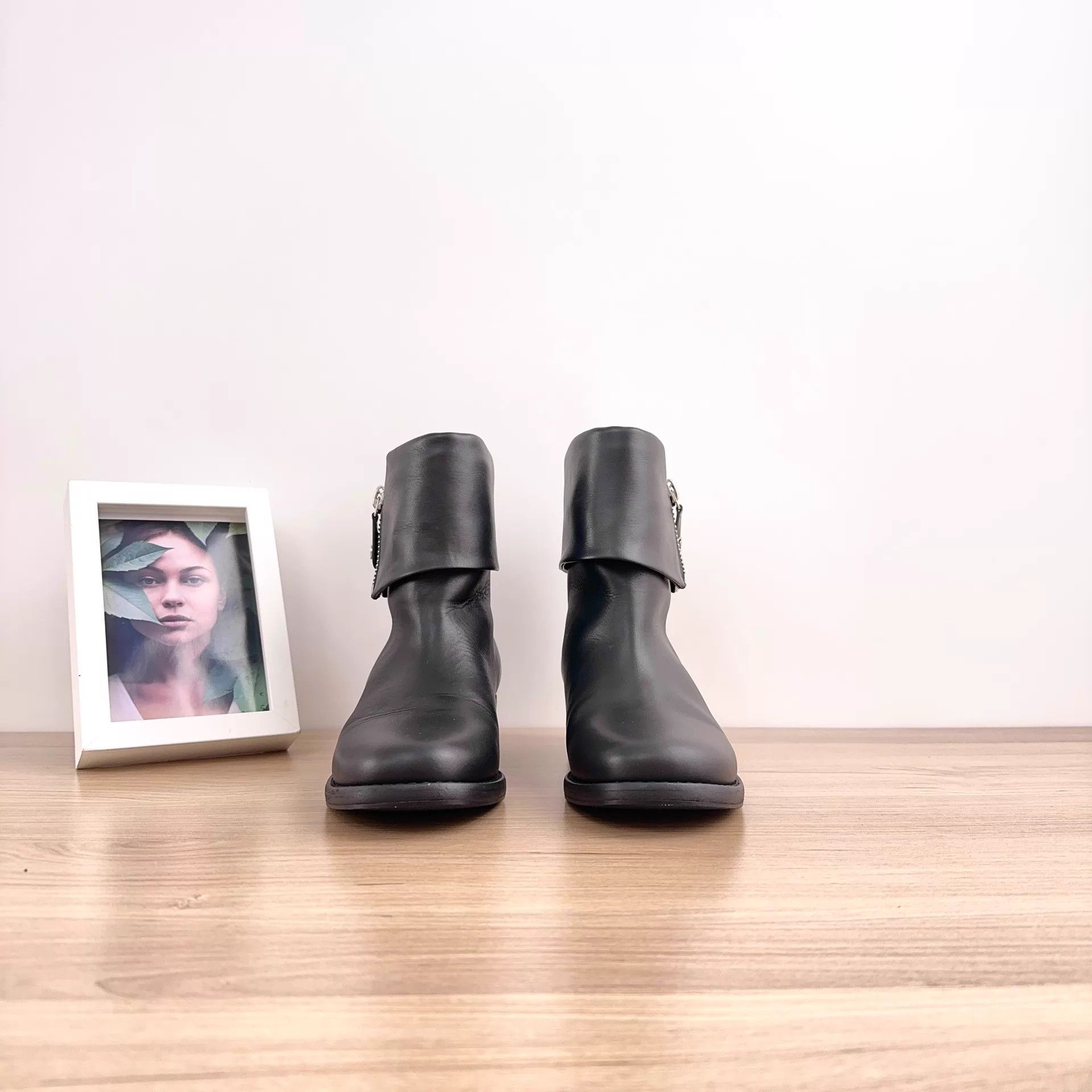 Chanel CHANEL Boots EU 36.5 Size US 6 / IT 36 - 2 Thumbnail