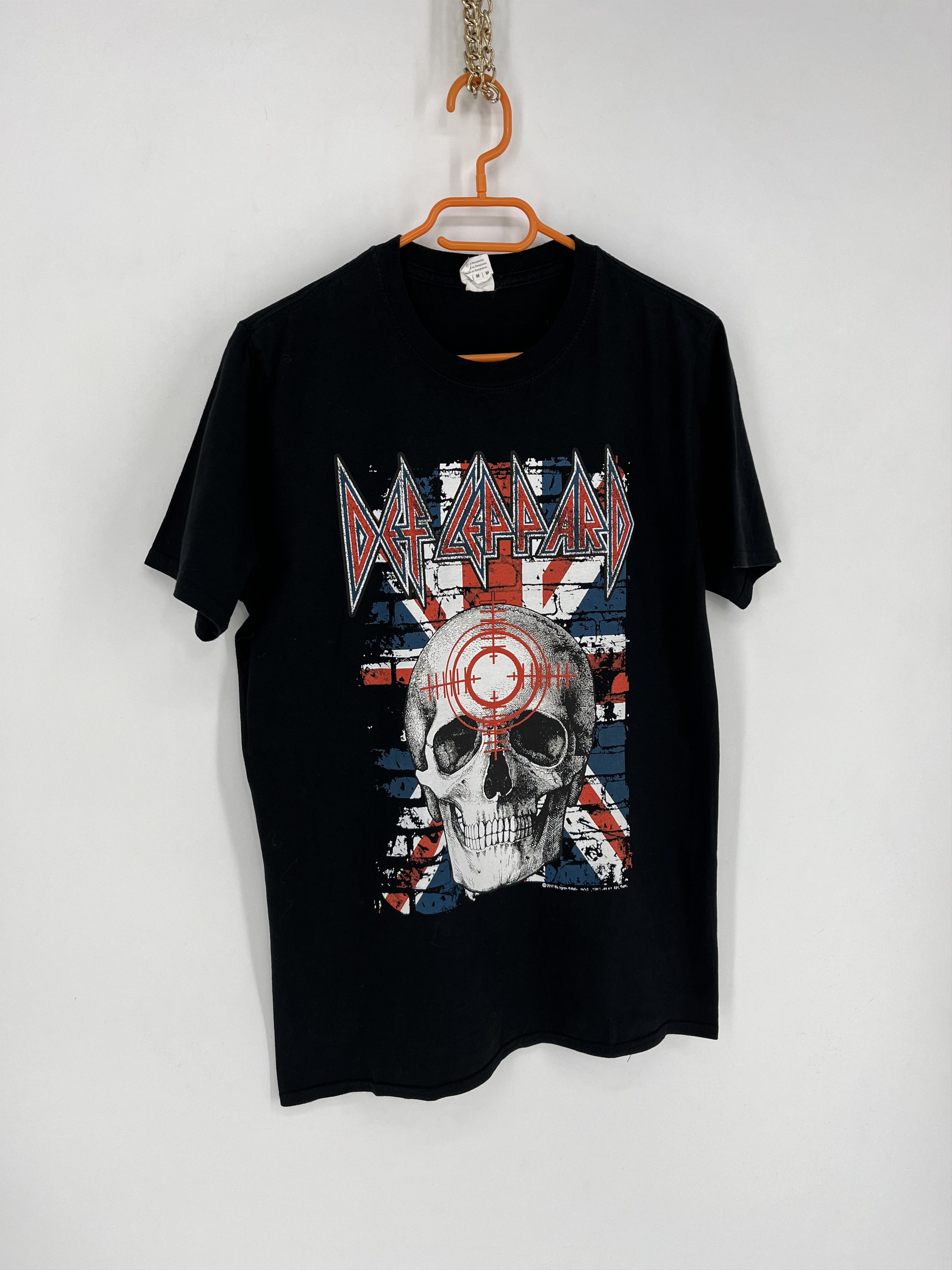 Band Tees Vintage Y2K Def Leppard Pryromania Band Tee Size M Size US M / EU 48-50 / 2 - 3 Thumbnail