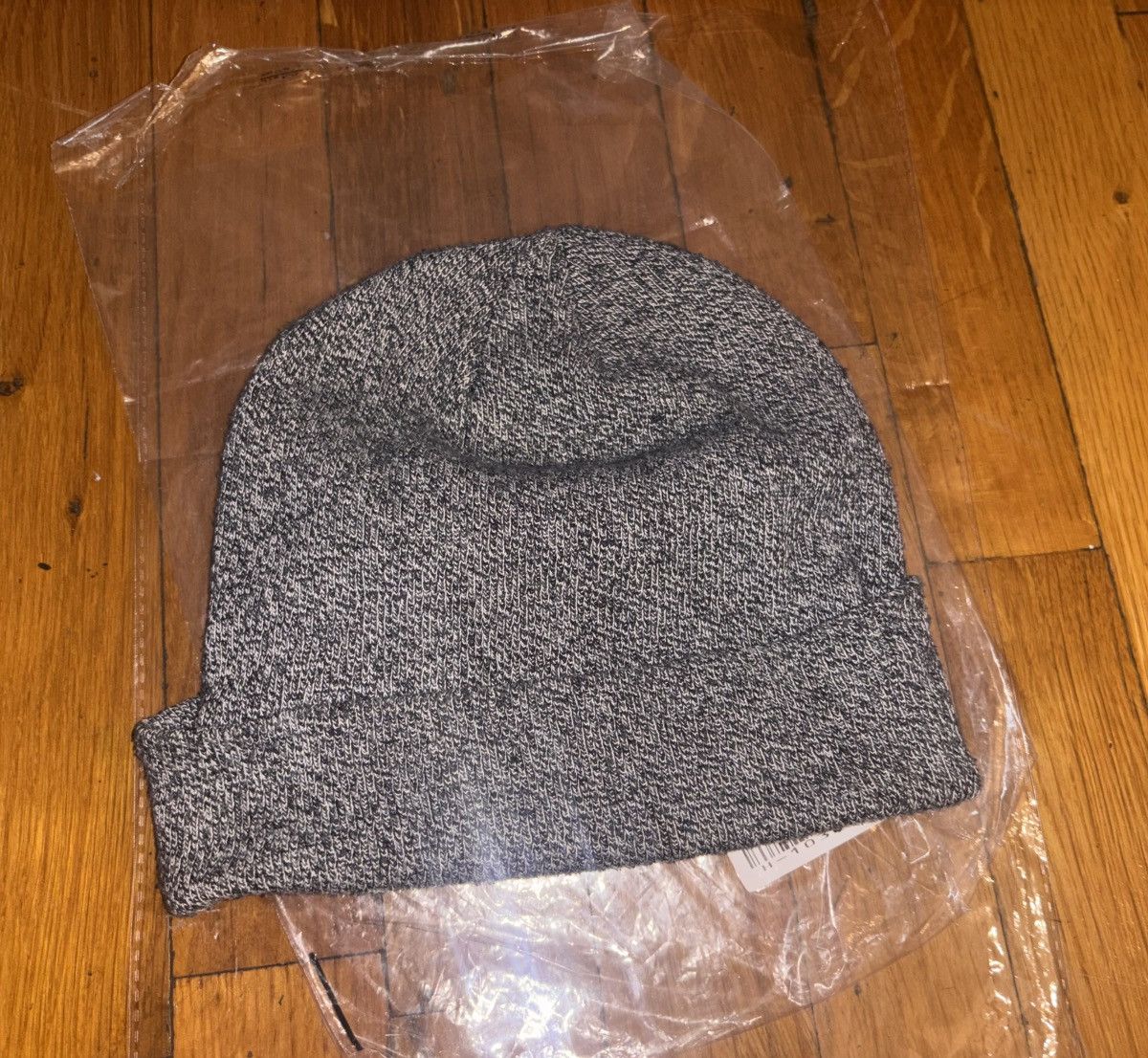 Asos Grey beanie hat Size ONE SIZE - 2 Thumbnail
