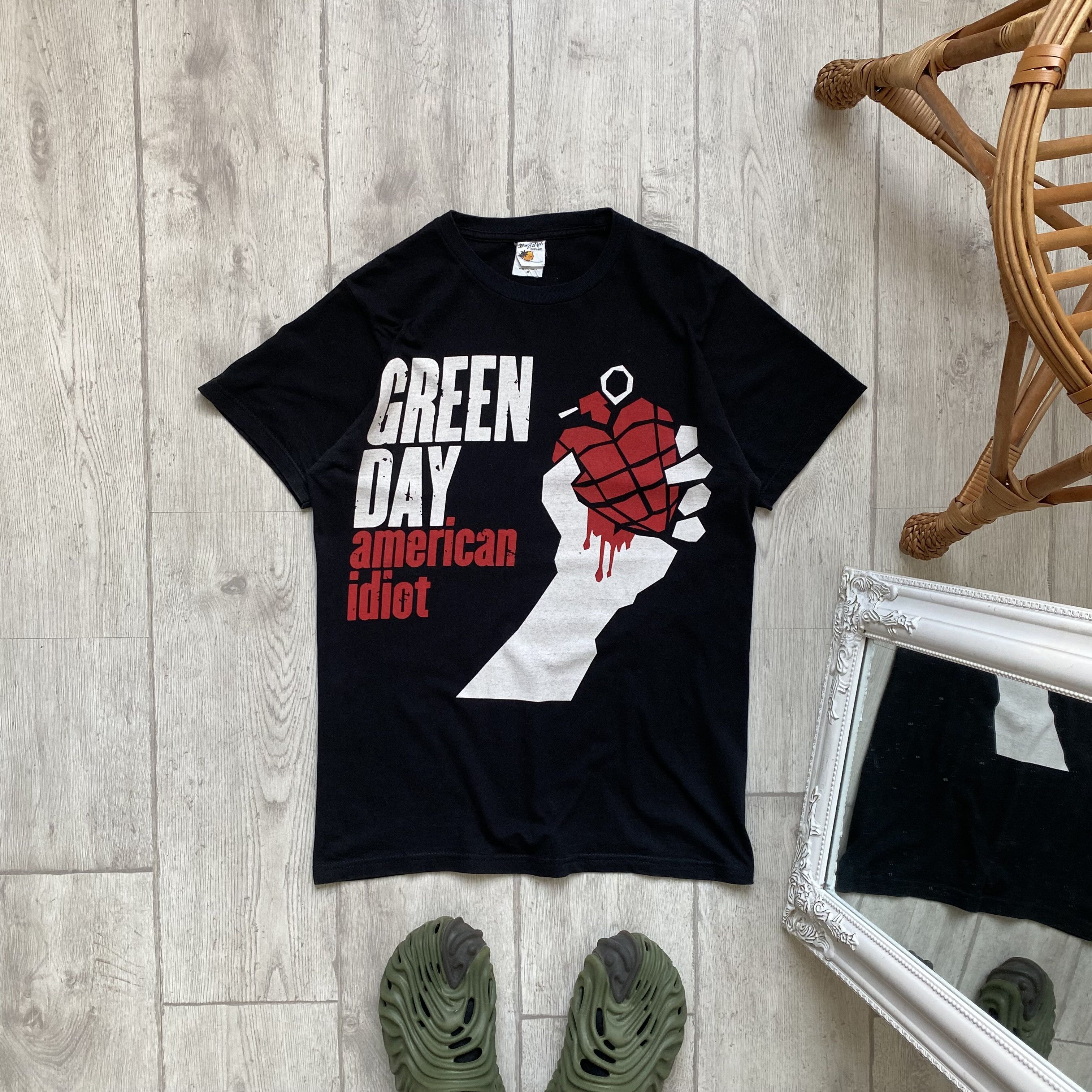 Band Tees 🫀 Green Day American Idiot logo tee Vintage style Rock Band Size US M / EU 48-50 / 2 - 1 Thumbnail