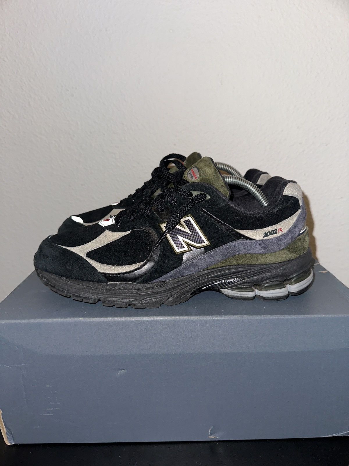 New Balance New Balance 2002R Year of the Dragon Size US 8 / EU 41 - 1 Thumbnail