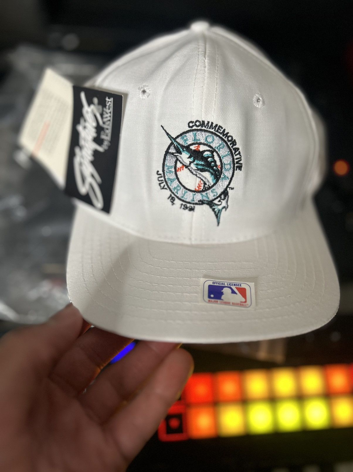 Signatures 🚨Brand NEW Vintage Signatures Florida Marlins Snapback🔥🔥 Size ONE SIZE - 1 Thumbnail