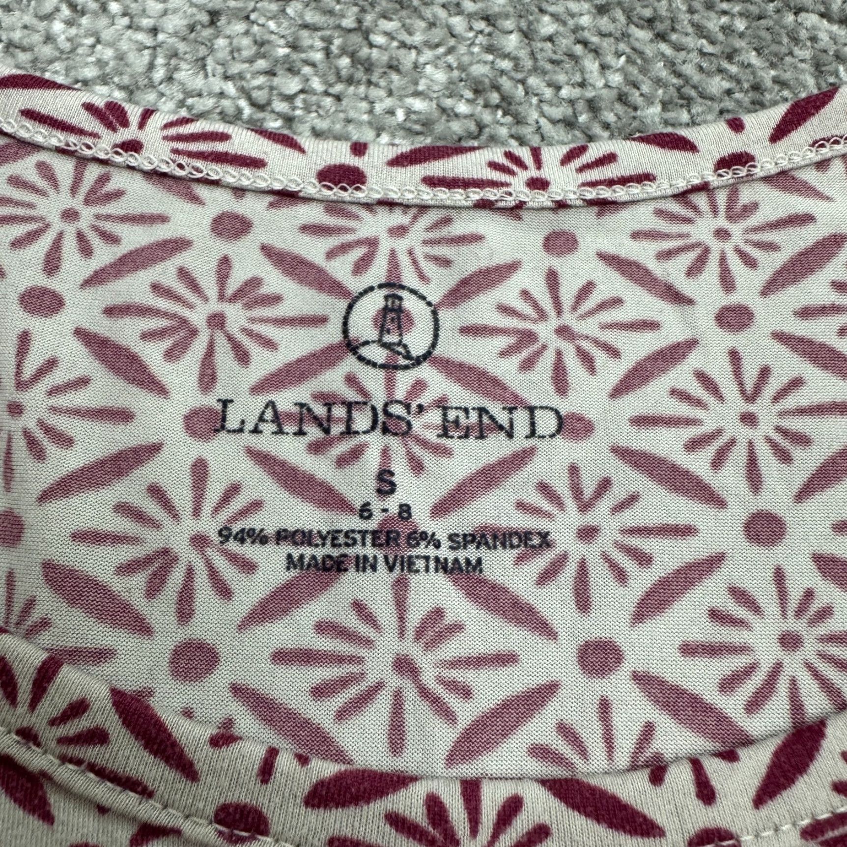 Lands' End Lands' End Basic T-Shirt Womens Small Bugundy White Geometric Crew Neck Tee | Red | Long Sleeve Casual Knit Polyester Spandex Size S / US 4 / IT 40 - 5 Thumbnail
