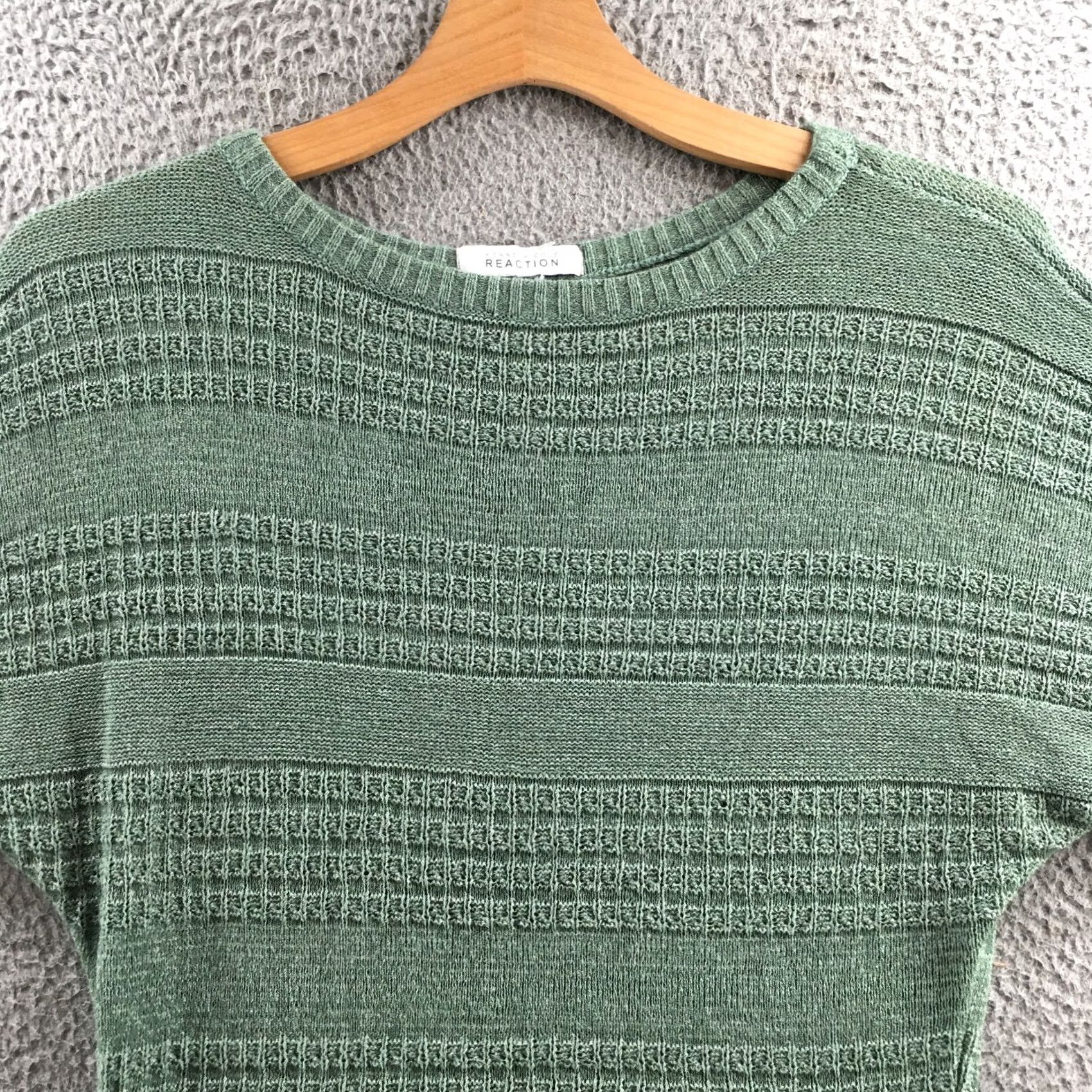 Kenneth Cole Kenneth Cole Reaction Sweater 38 Green Short Sleeve Knit Tencel Pullover Women Size XS / US 0-2 / IT 36-38 - 2 Thumbnail