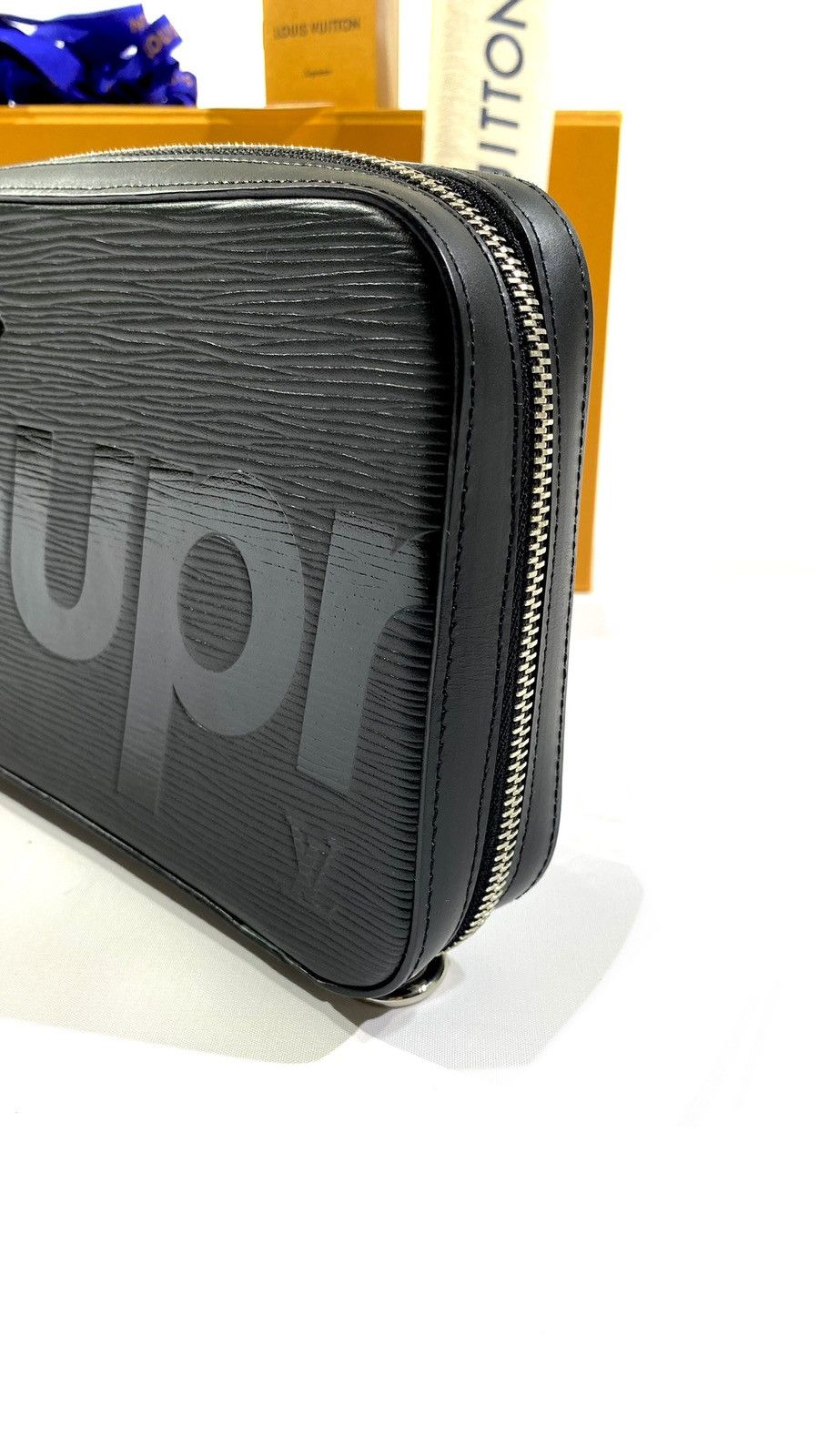 Louis Vuitton × Supreme Louis Vuitton X SUPREME 1 OF 1 Sample Unreleased Hand Clutch Size ONE SIZE - 6 Thumbnail