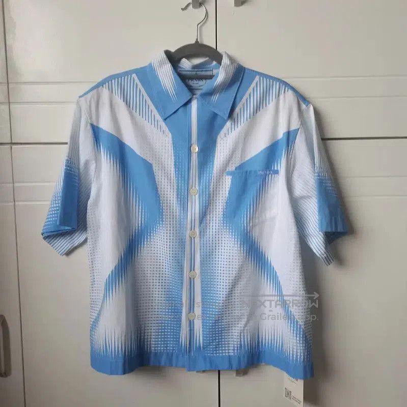 Prada Prada Blue Cotton Short Sleeve Shirt. Size US M / EU 48-50 / 2 - 2 Thumbnail