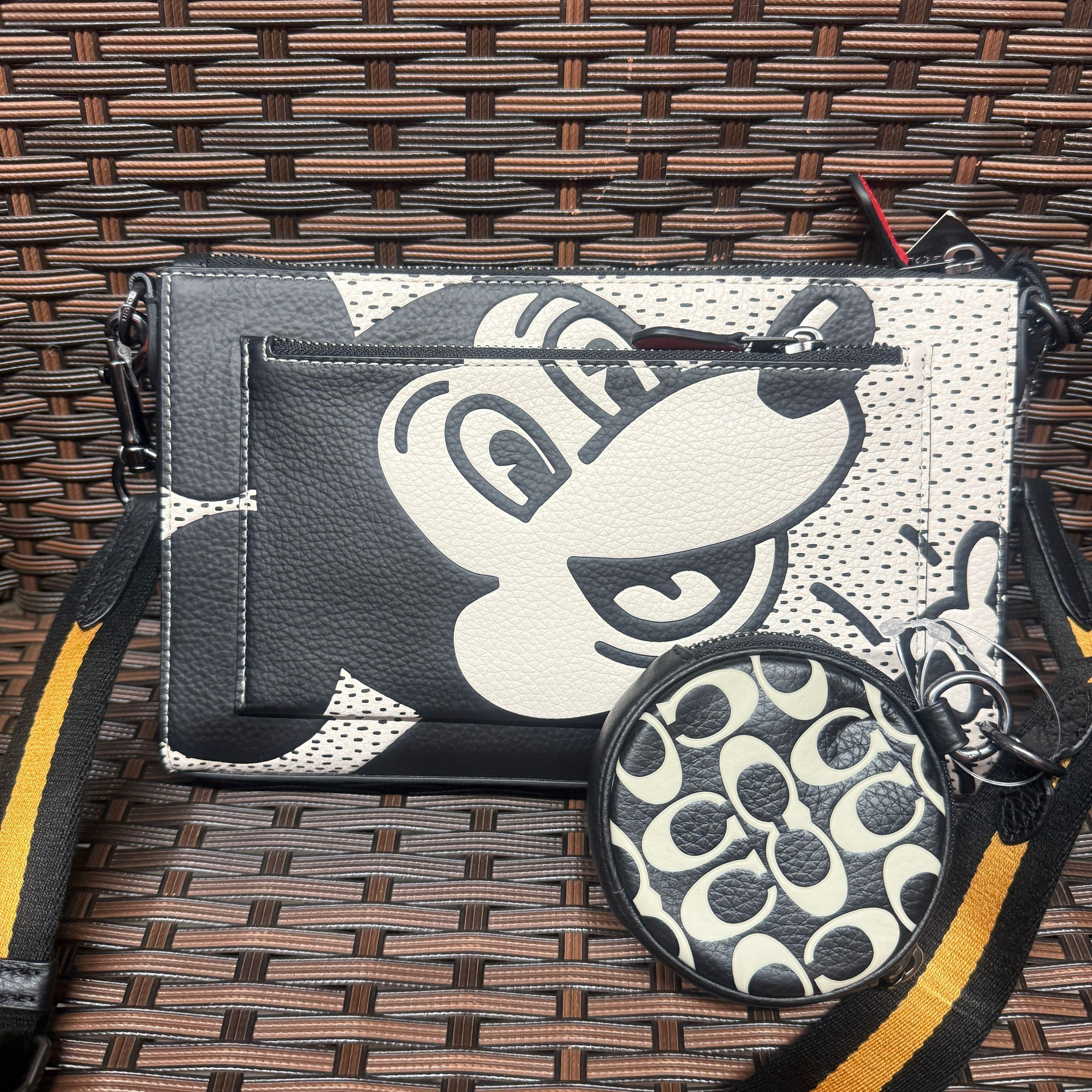 ショルダーバッグ COACH DISNEY MICKEY MOUSE X KEITH HARING HOLDEN CROSSBODY Coach Mickey Mouse Keith Haring Holden Crossbody | eBay