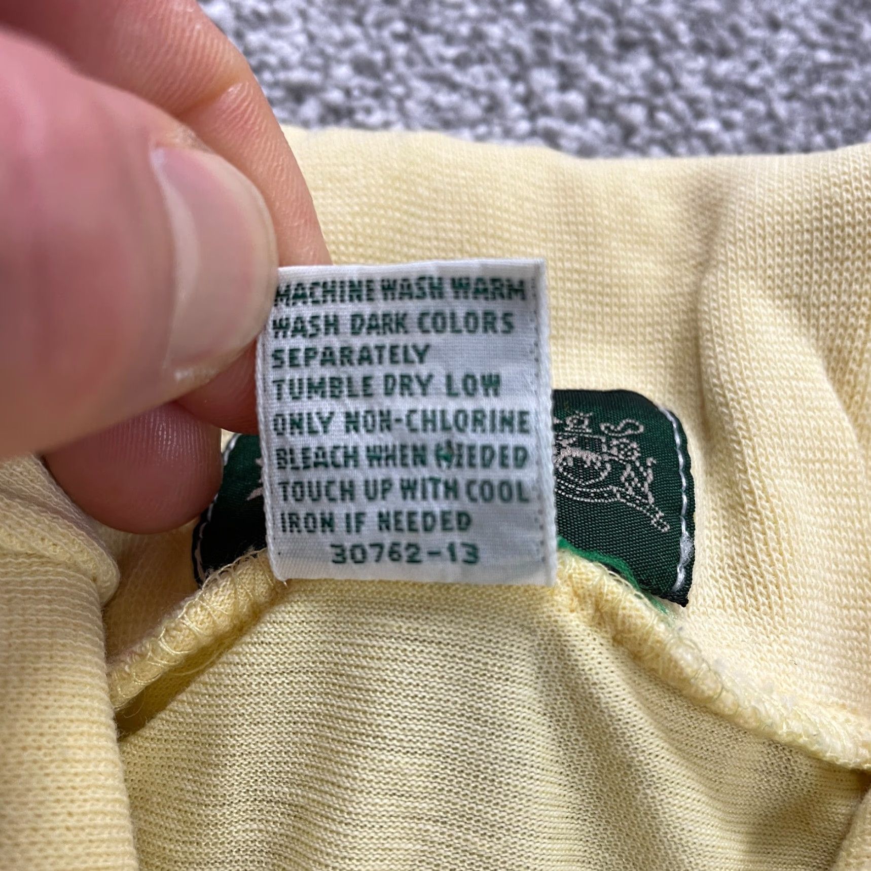 Izod VINTAGE IZOD Shirt Mens L Yellow Long Sleeve Turtle Neck Outdoor Size US L / EU 52-54 / 3 - 6 Thumbnail