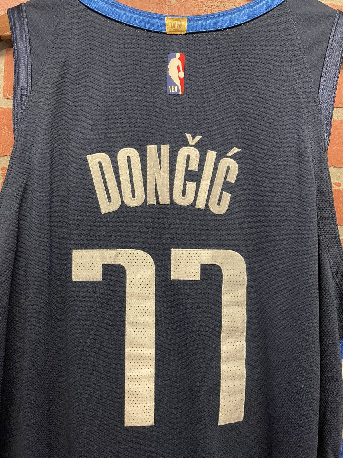 Mitchell & Ness Size XXL - Luka Dallas Mavericks Statement Edition Jersey Size US XXL / EU 58 / 5 - 4 Thumbnail
