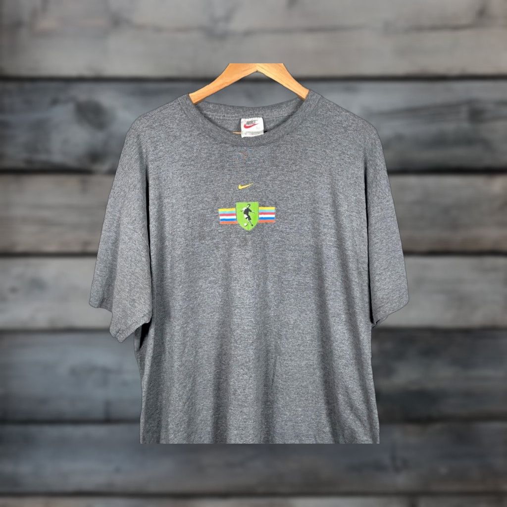 Nike VINTAGE Nike Soccer Print T-Shirt Adult XL Gray/White 90s Made in USA Mens Shirt 50/50 Size US XL / EU 56 / 4 - 1 Thumbnail