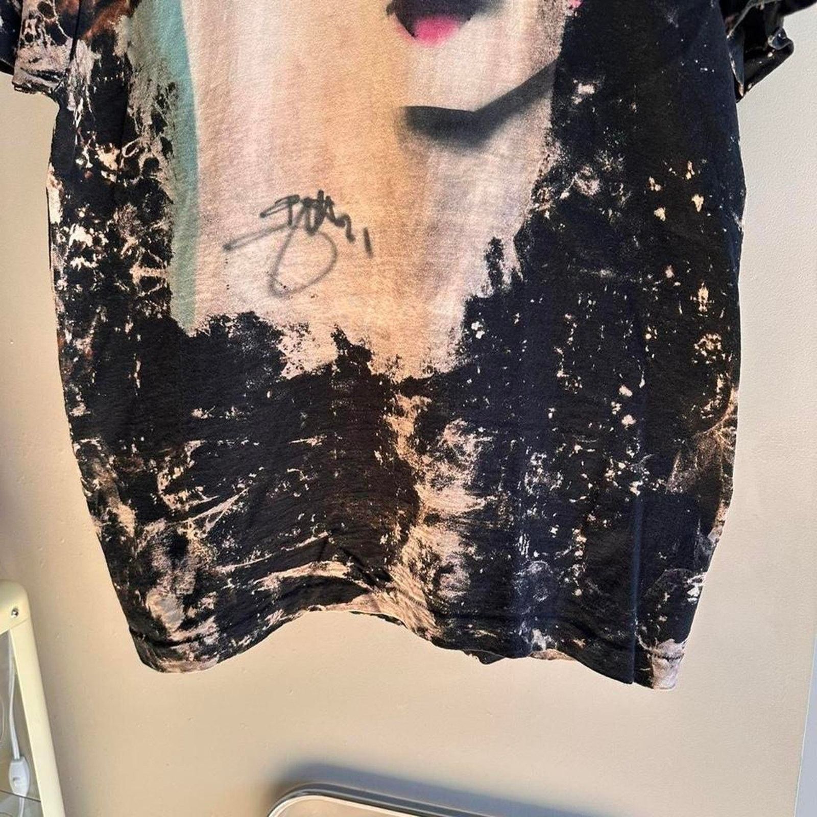 Fruit Of The Loom × Vintage Vintage Lady Mosquitohead Shirt Size US L / EU 52-54 / 3 - 3 Thumbnail