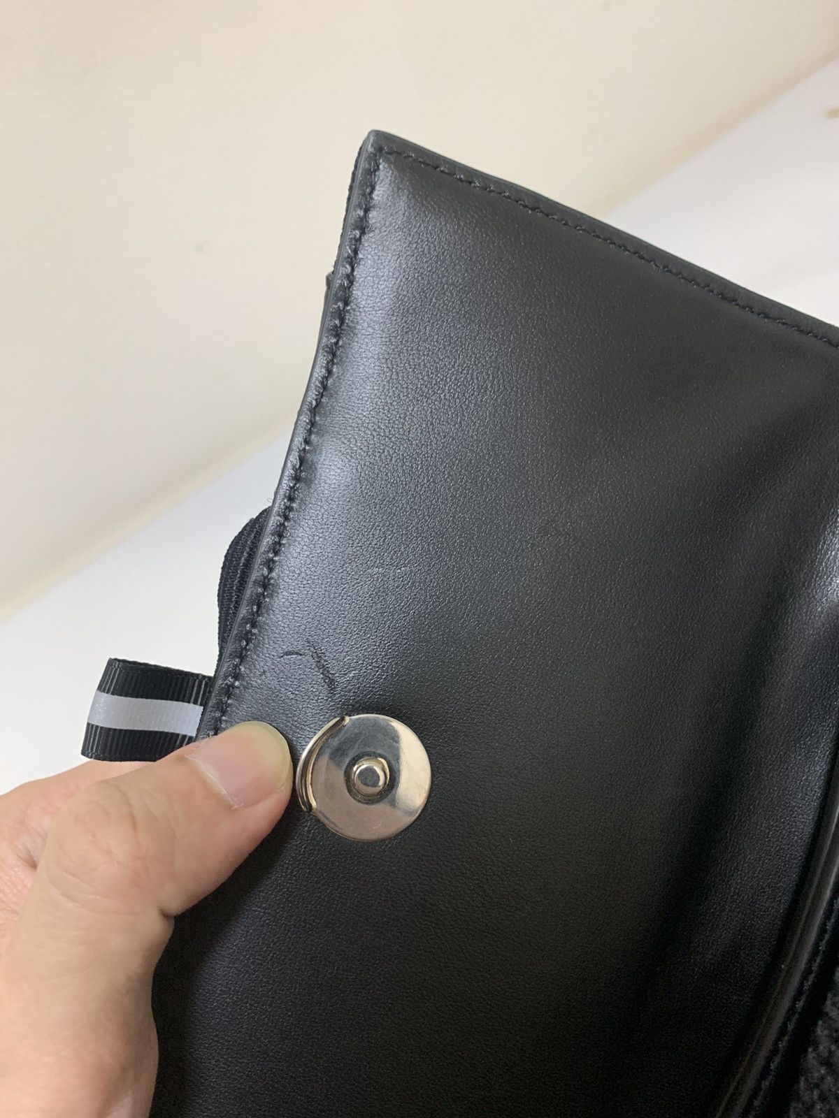 Balenciaga Balenciaga Leather Sneakerhead Phone Holder Bag Size ONE SIZE - 7 Thumbnail