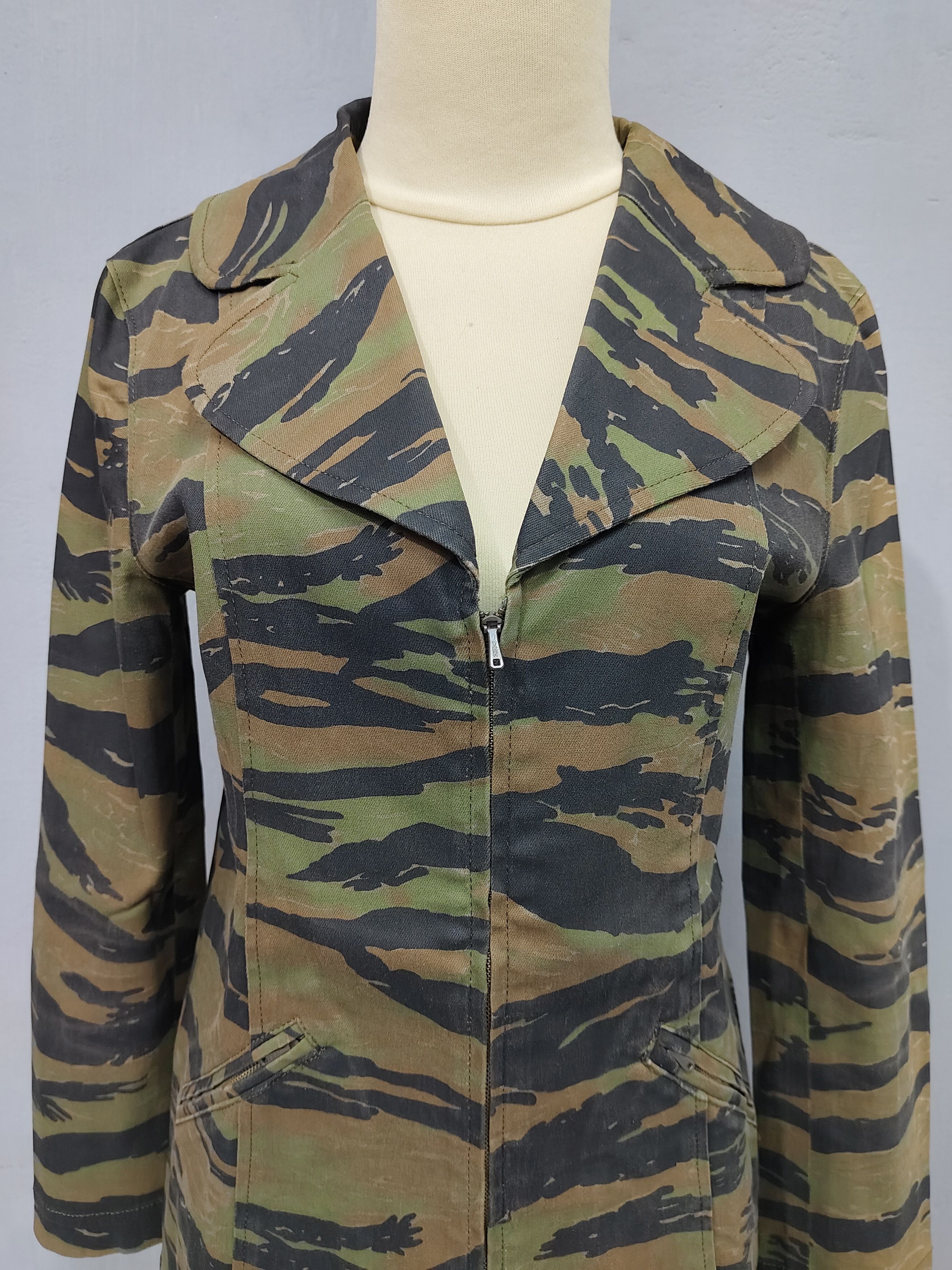 Hysteric Glamour 00s Hysteric Glamour❤️‍🔥 Tigerstripe Pattern Utility Jacket Size M / US 6-8 / IT 42-44 - 2 Thumbnail