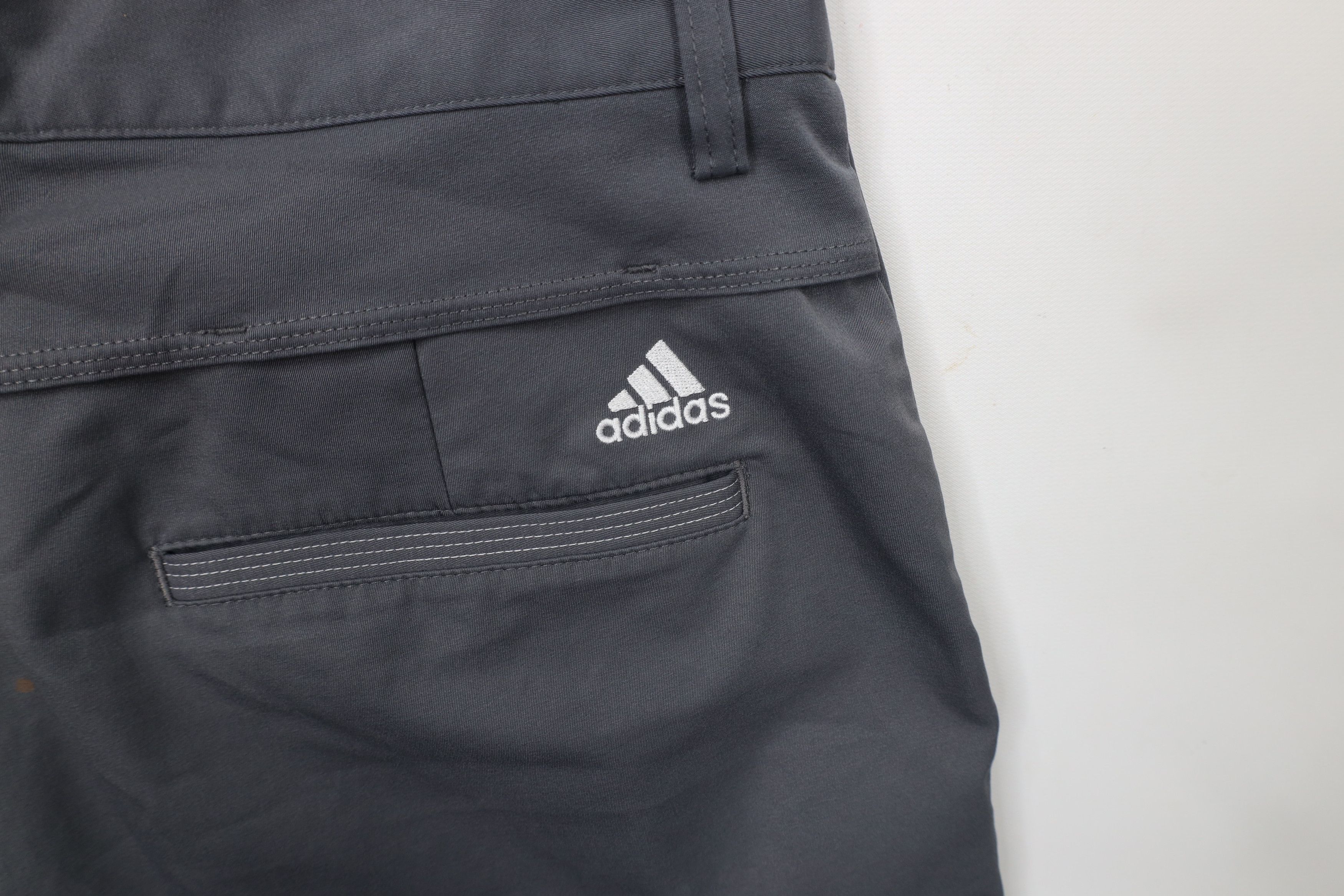 Adidas × Vintage Adidas Golf Spell Out Vented Tech Golfing Chino Shorts Gray Size US 30 / EU 46 - 13 Thumbnail