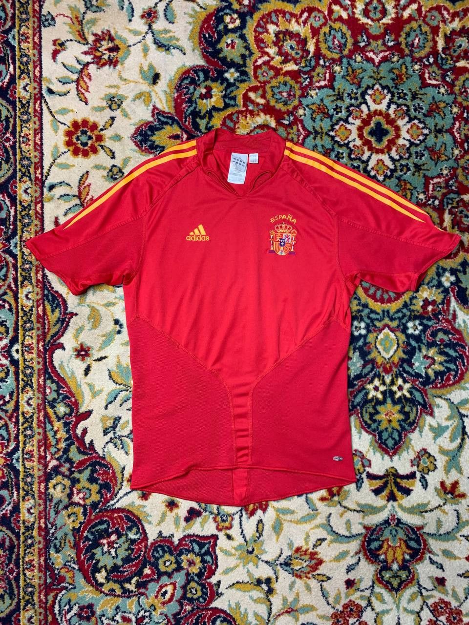 Adidas 2004-06 Spain Home Shirt M soccer jersey adidas Size US M / EU 48-50 / 2 - 1 Thumbnail