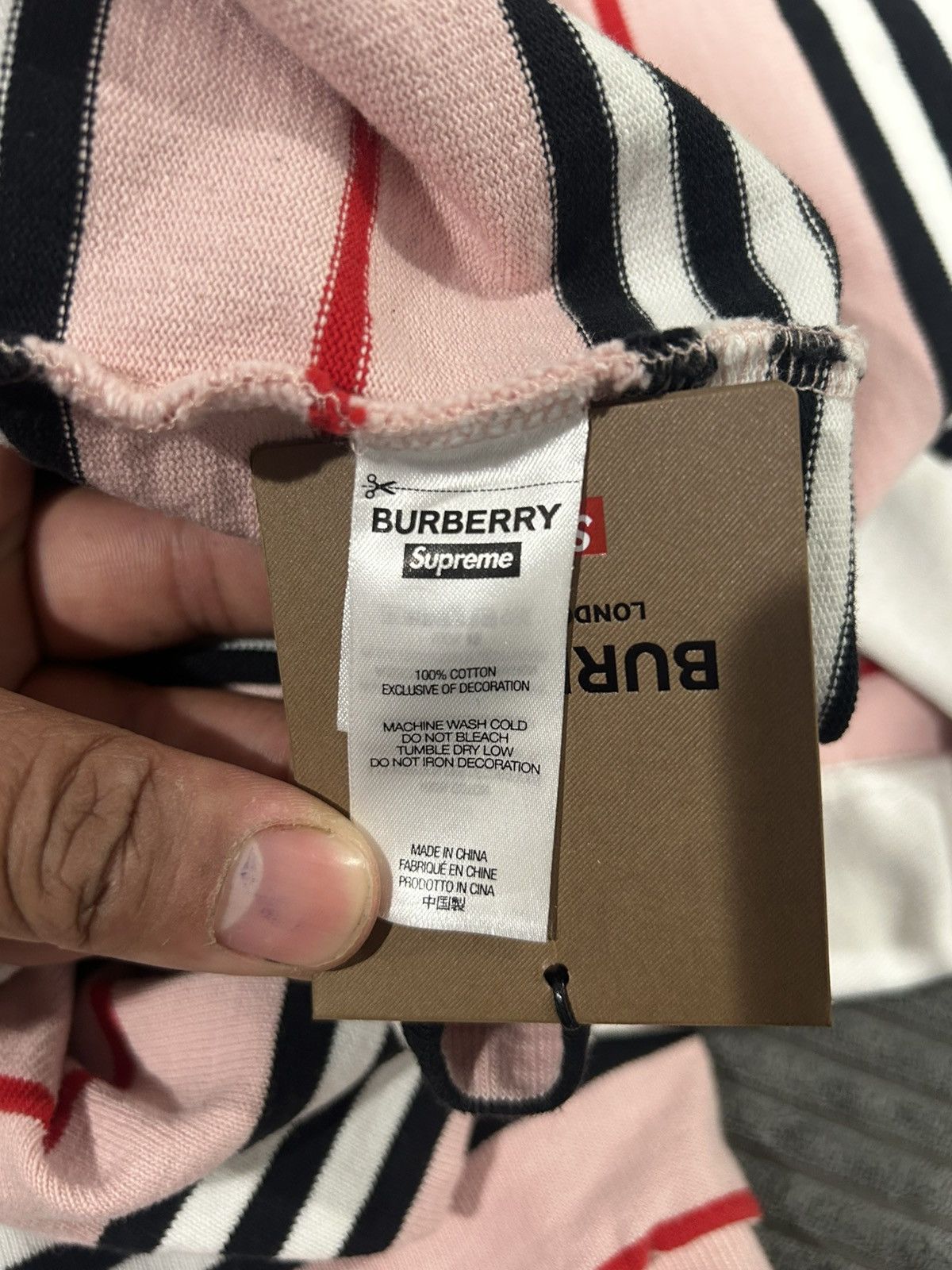 Burberry × Supreme Supreme Burberry pink rugby Size US XXL / EU 58 / 5 - 14 Thumbnail